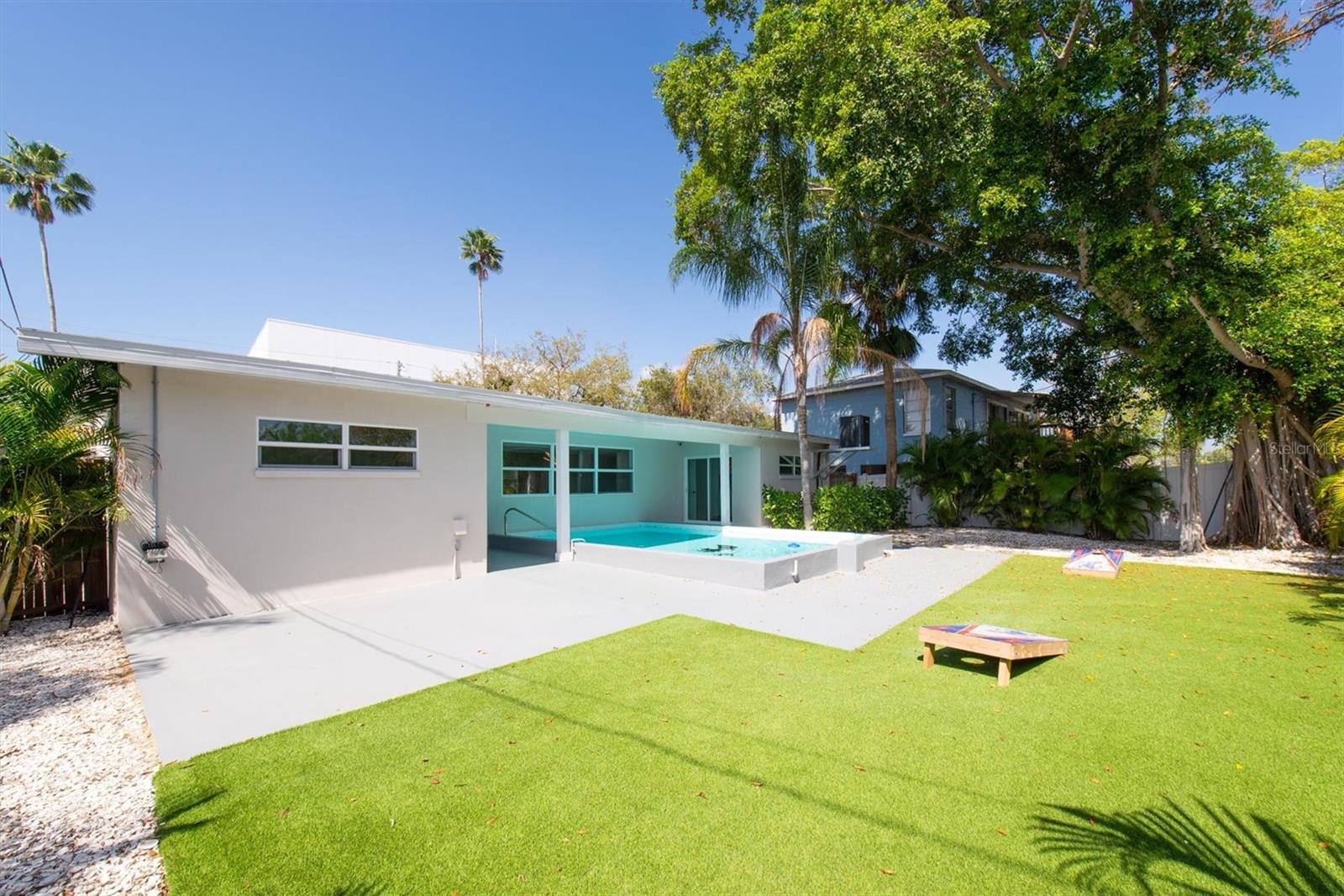 Image 30 of 39 For 4135 Shore Acres Boulevard Ne