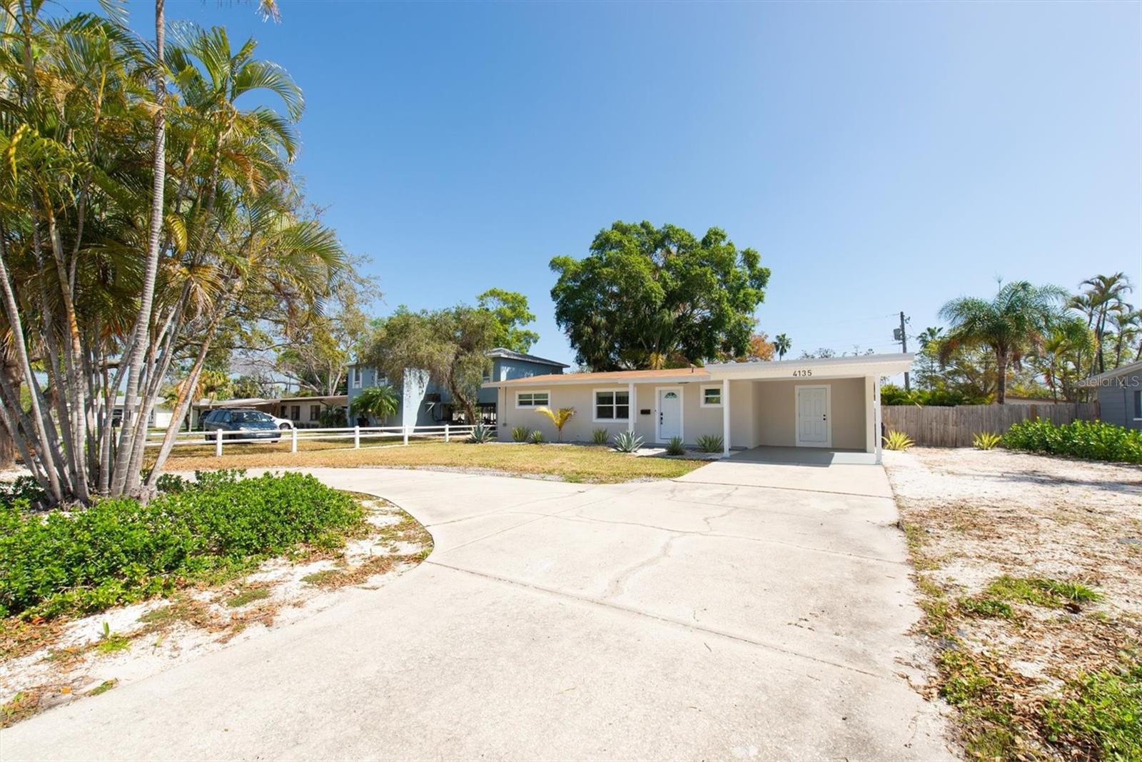 Image 33 of 39 For 4135 Shore Acres Boulevard Ne