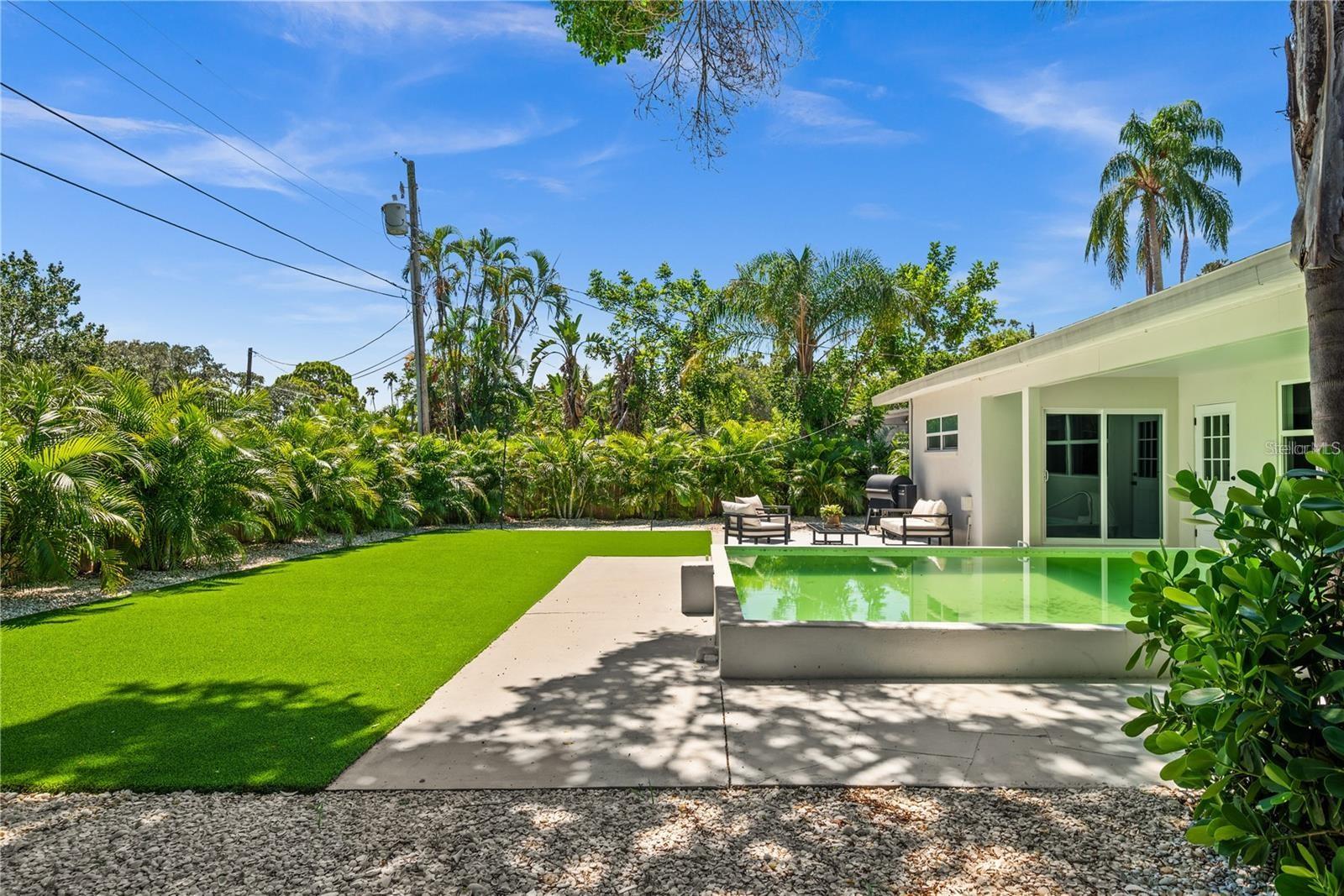 Image 4 of 39 For 4135 Shore Acres Boulevard Ne