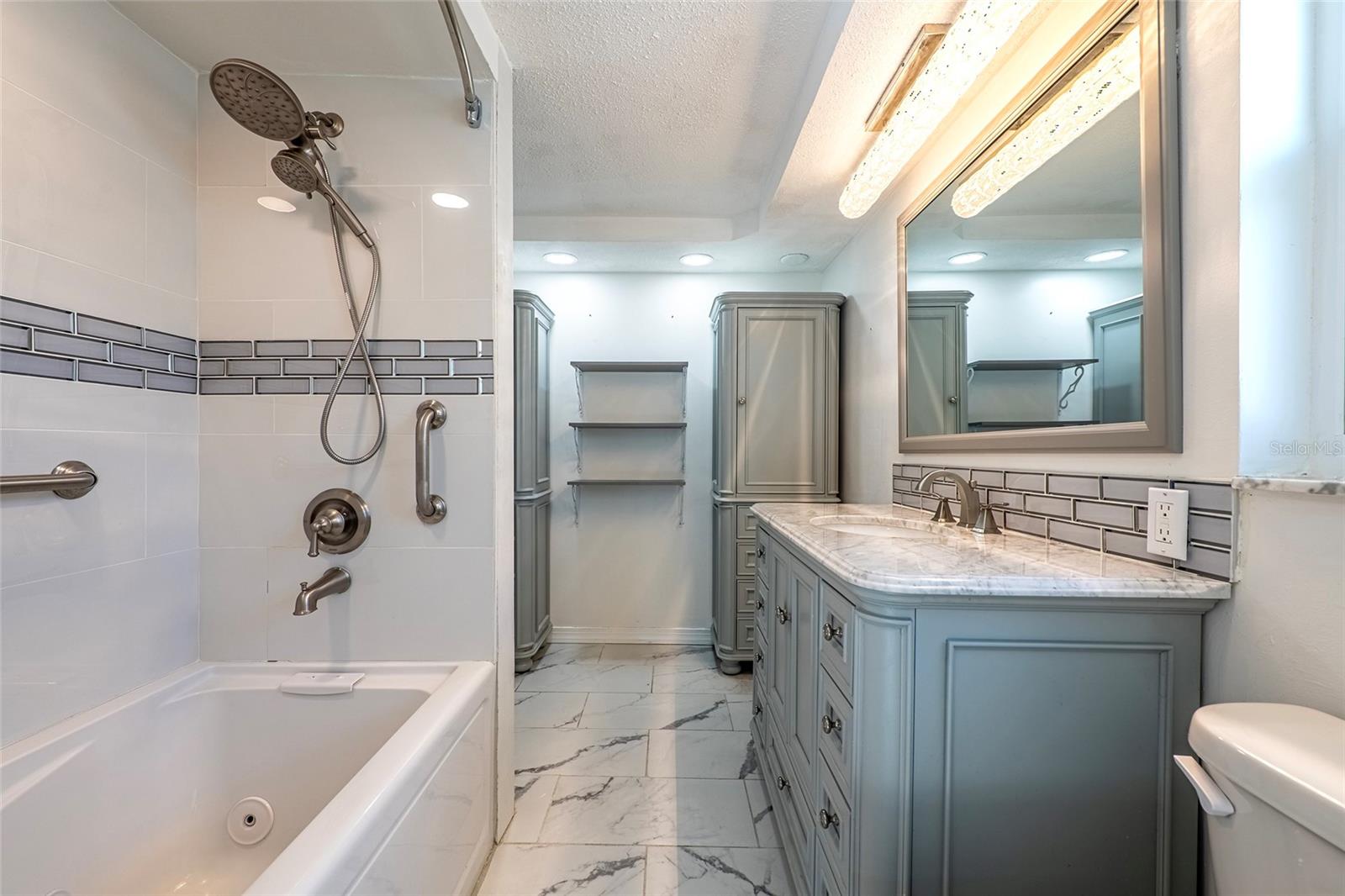 Image 22 of 37 For 9720 Gray Fox Lane