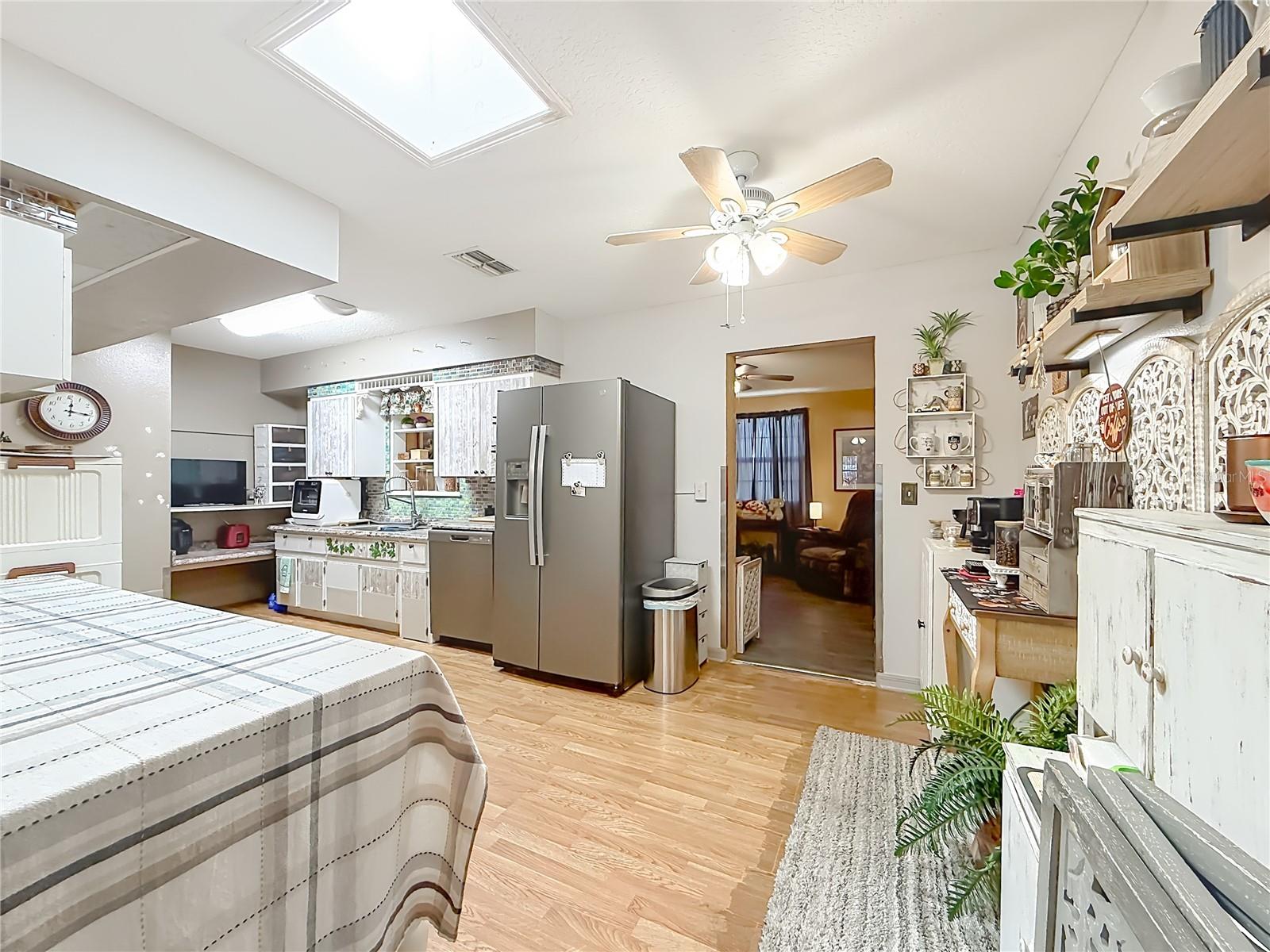 Image 17 of 61 For 457 Rooks Avenue