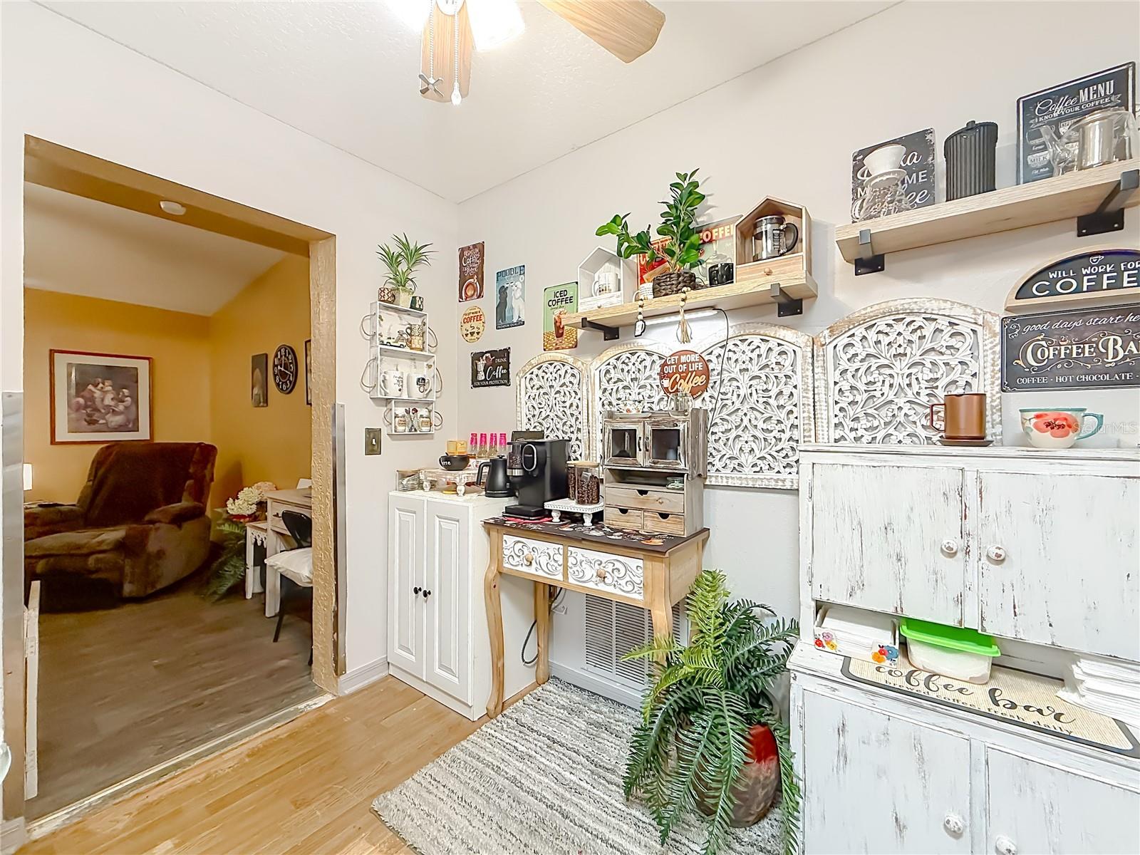 Image 22 of 61 For 457 Rooks Avenue