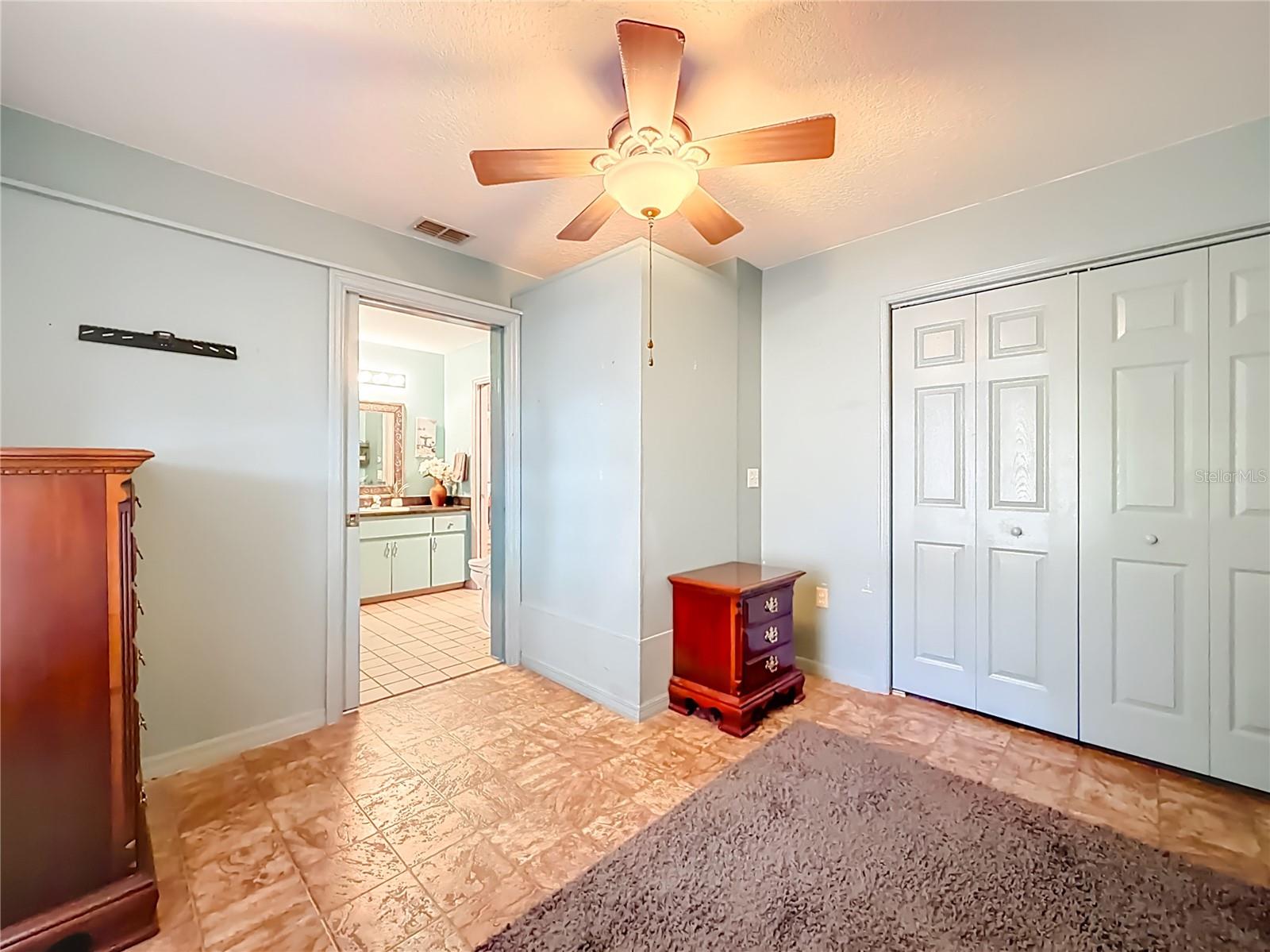 Image 24 of 61 For 457 Rooks Avenue