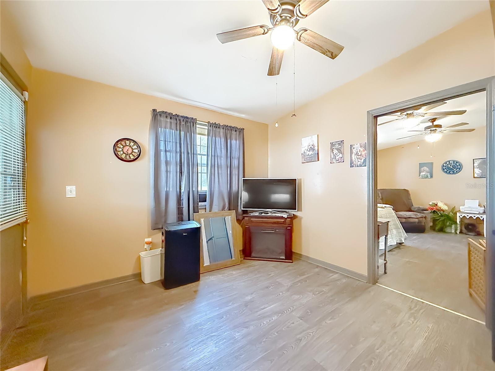 Image 27 of 61 For 457 Rooks Avenue