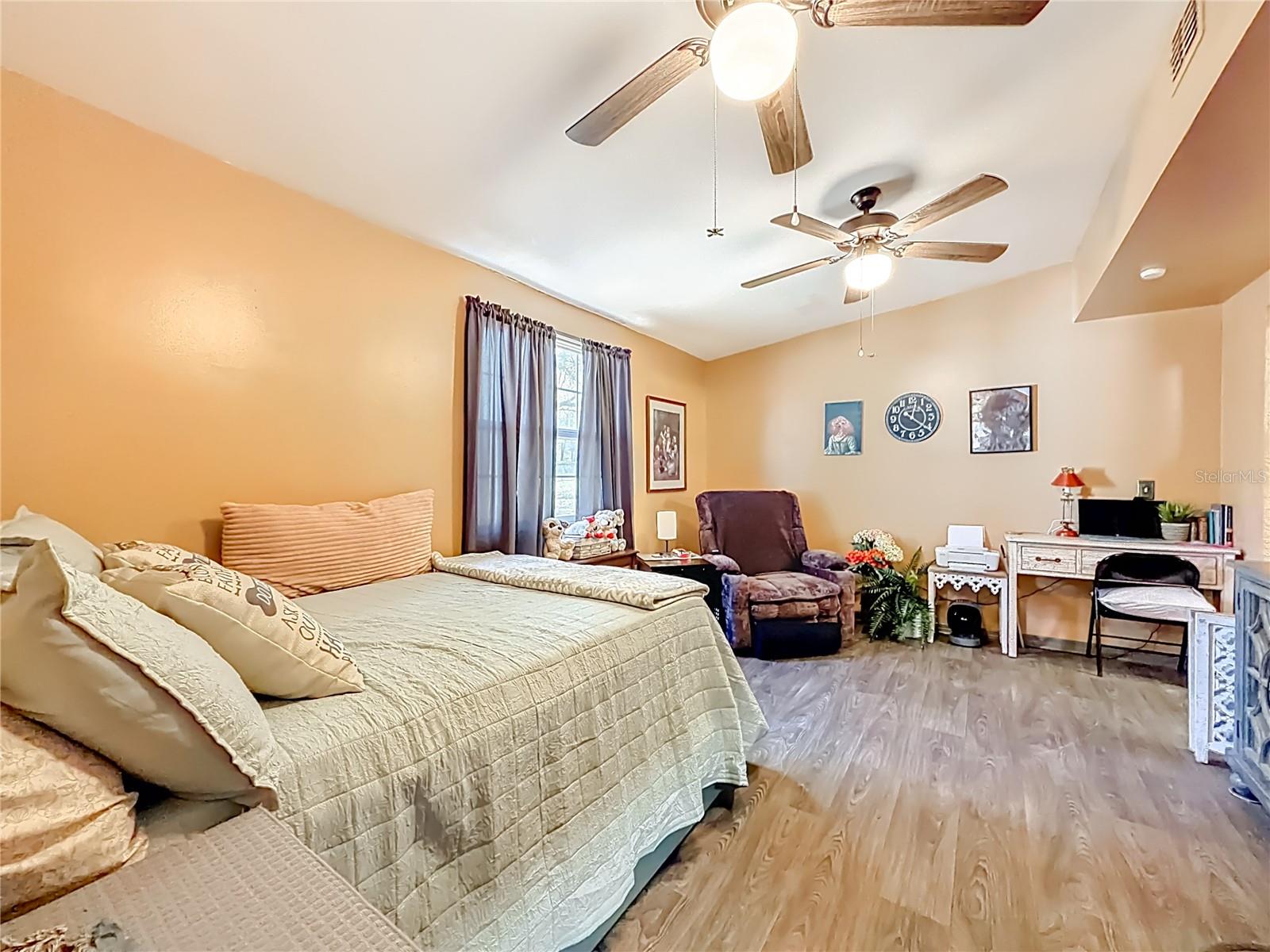 Image 29 of 61 For 457 Rooks Avenue