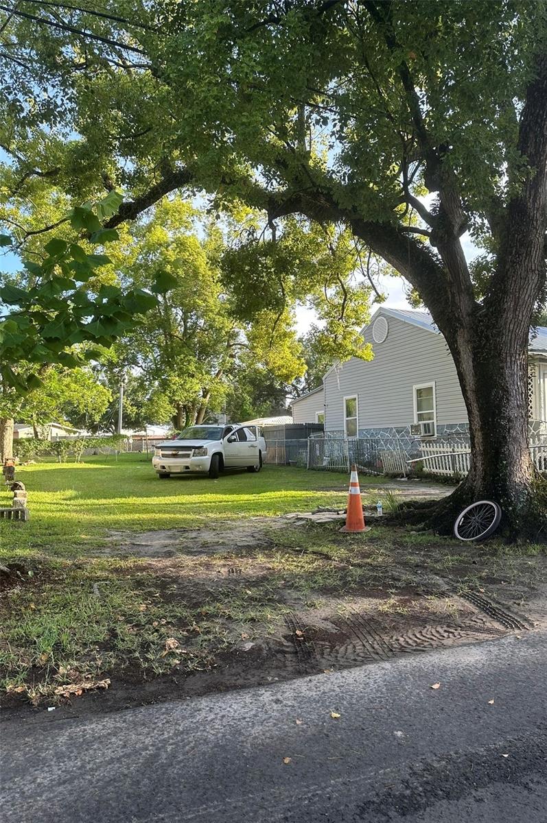 Image 2 of 3 For Hardee Street