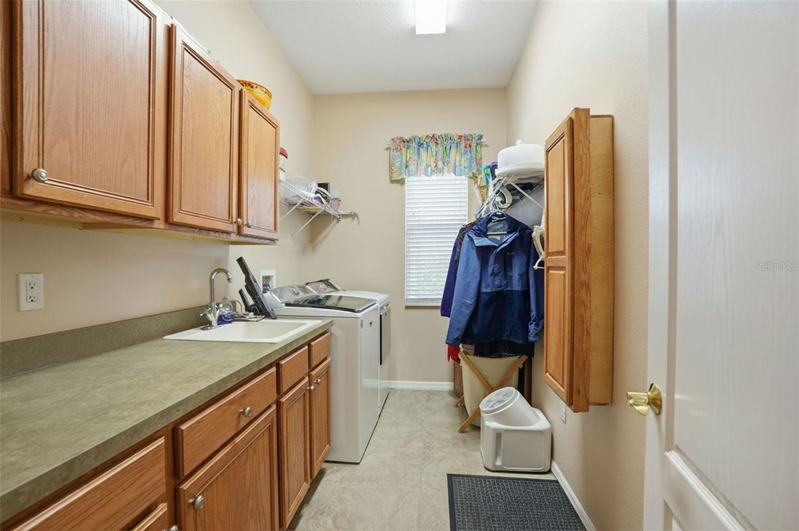 Image 42 of 73 For 11033 Baywind Court