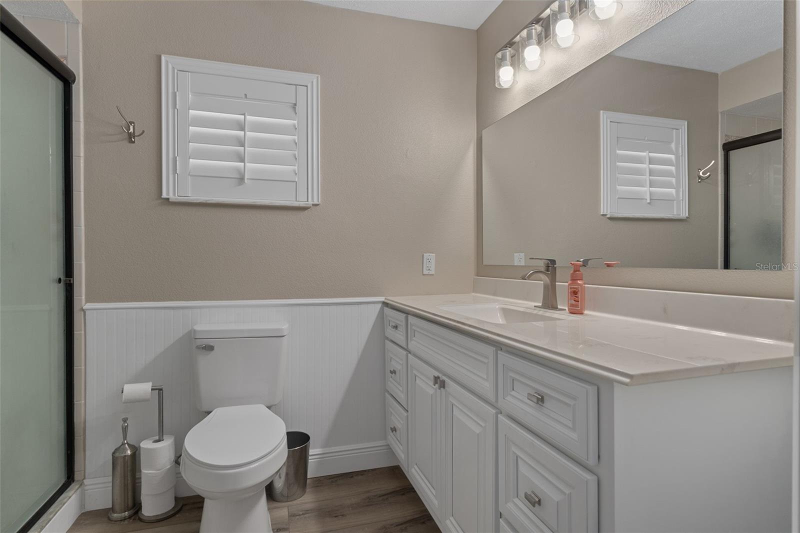 Listing photo id 22 for 7851 Floral Drive