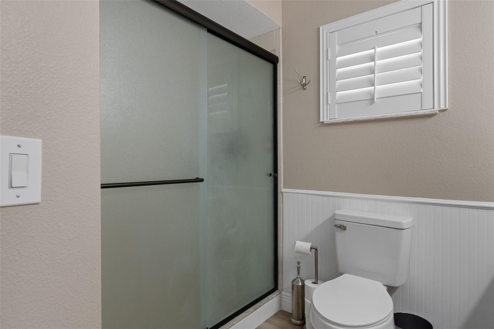 Listing photo id 23 for 7851 Floral Drive