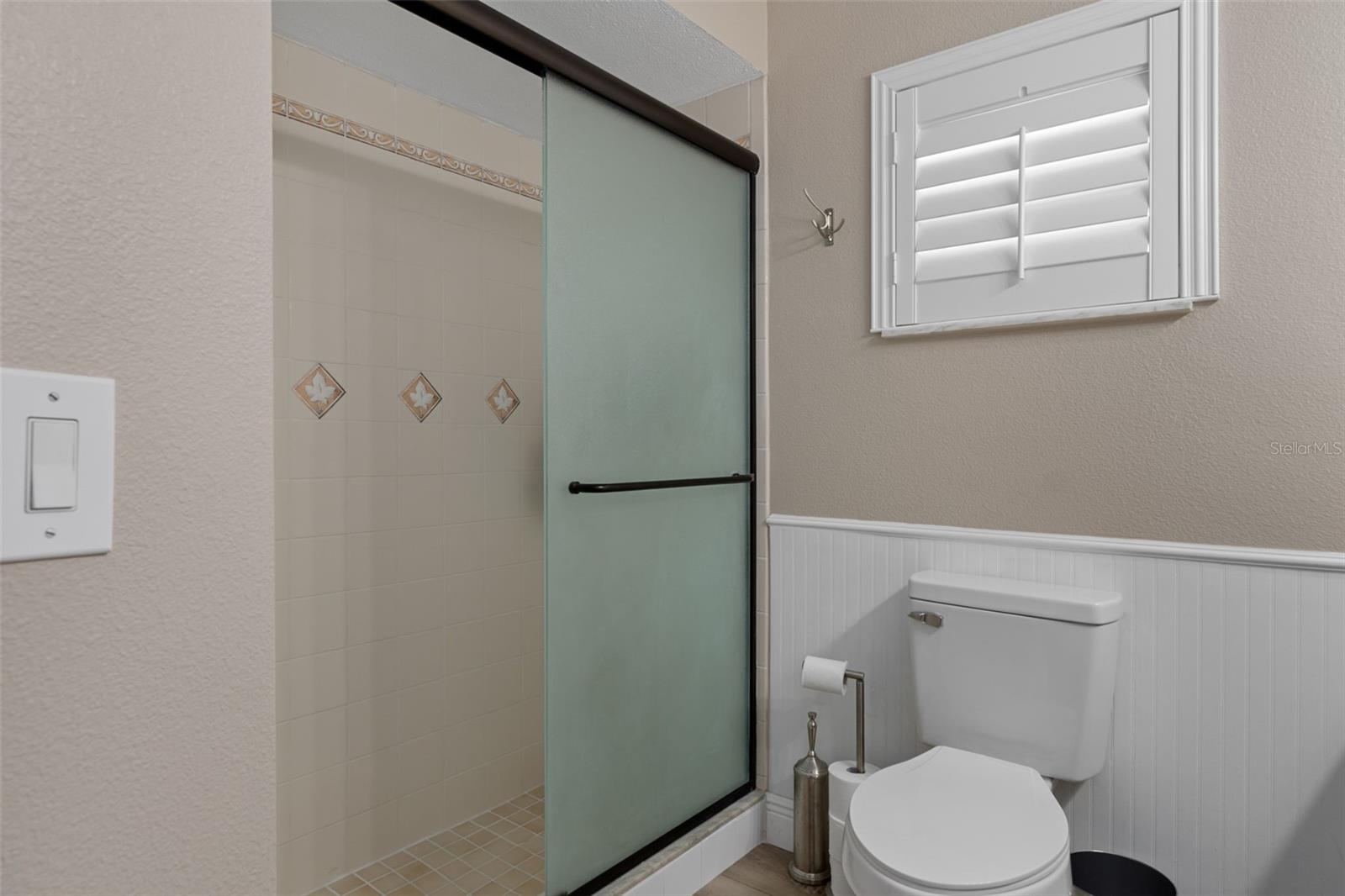 Listing photo id 24 for 7851 Floral Drive