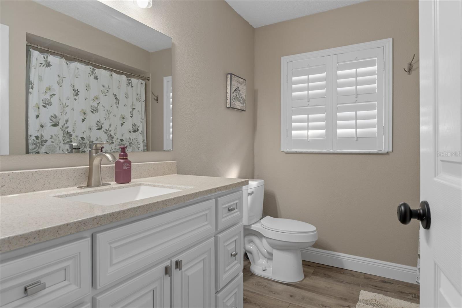 Listing photo id 28 for 7851 Floral Drive