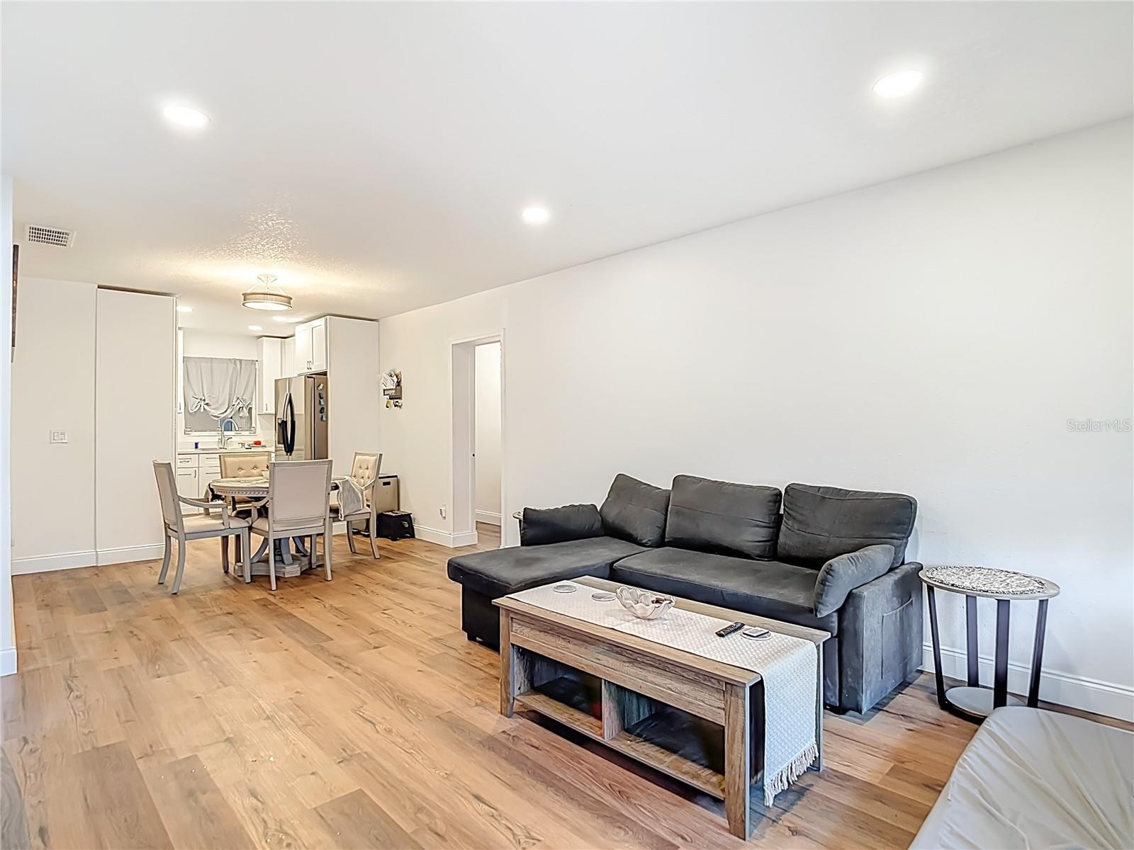 Image 10 of 69 For 5110 Gateway Drive