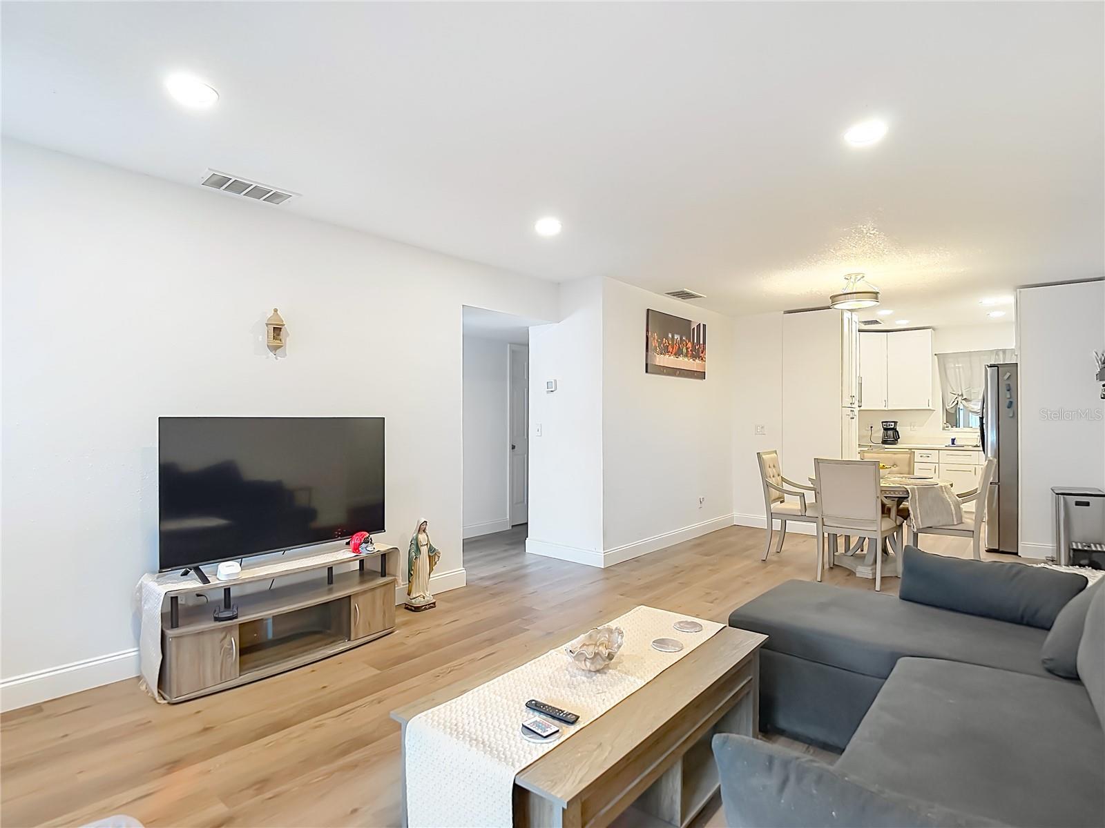 Image 3 of 69 For 5110 Gateway Drive