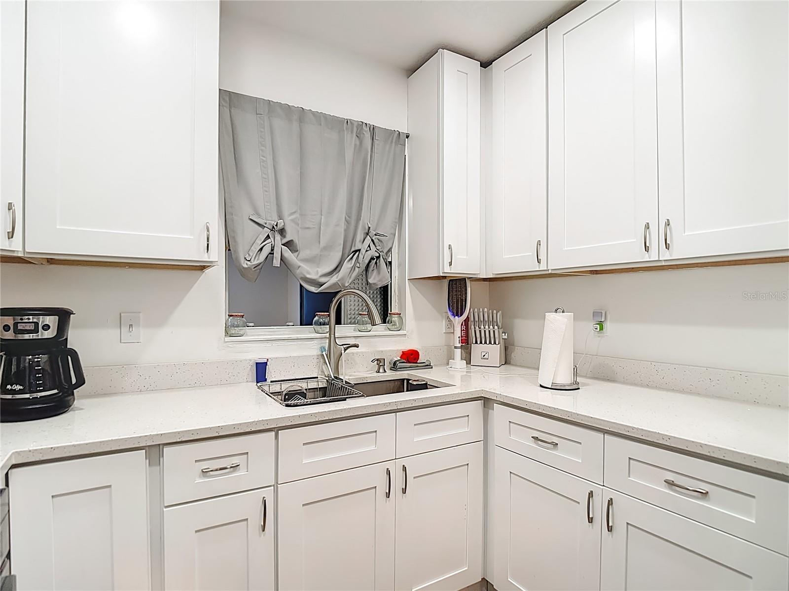 Image 5 of 69 For 5110 Gateway Drive