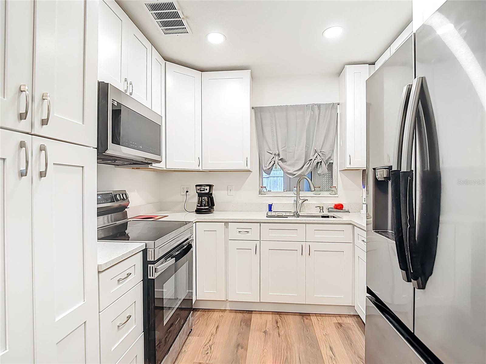 Image 6 of 69 For 5110 Gateway Drive