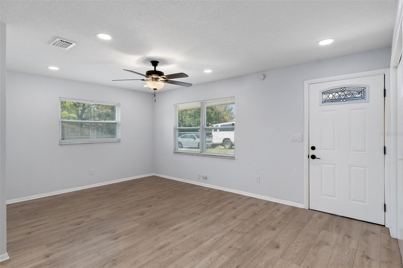 Image 8 of 34 For 4668 Crescent Road