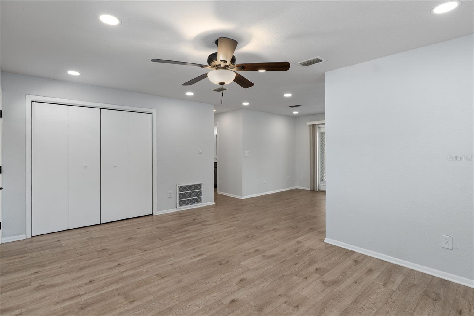 Image 9 of 34 For 4668 Crescent Road