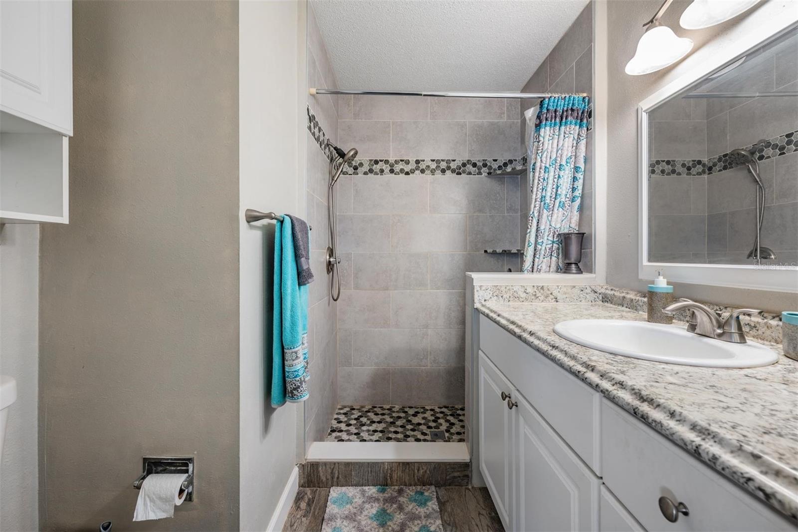 Image 17 of 33 For 11308 Versailles Lane C