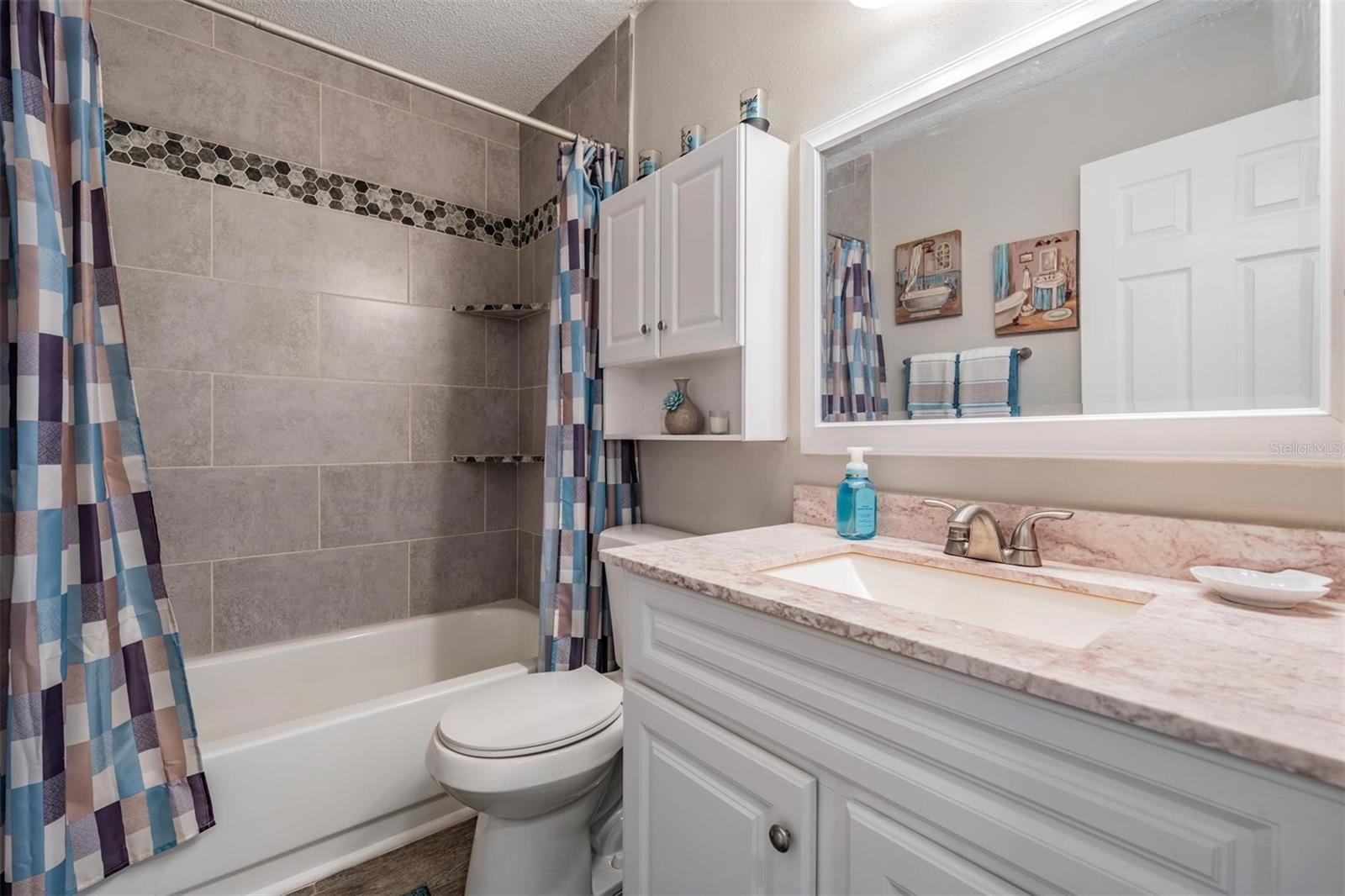 Image 21 of 33 For 11308 Versailles Lane C