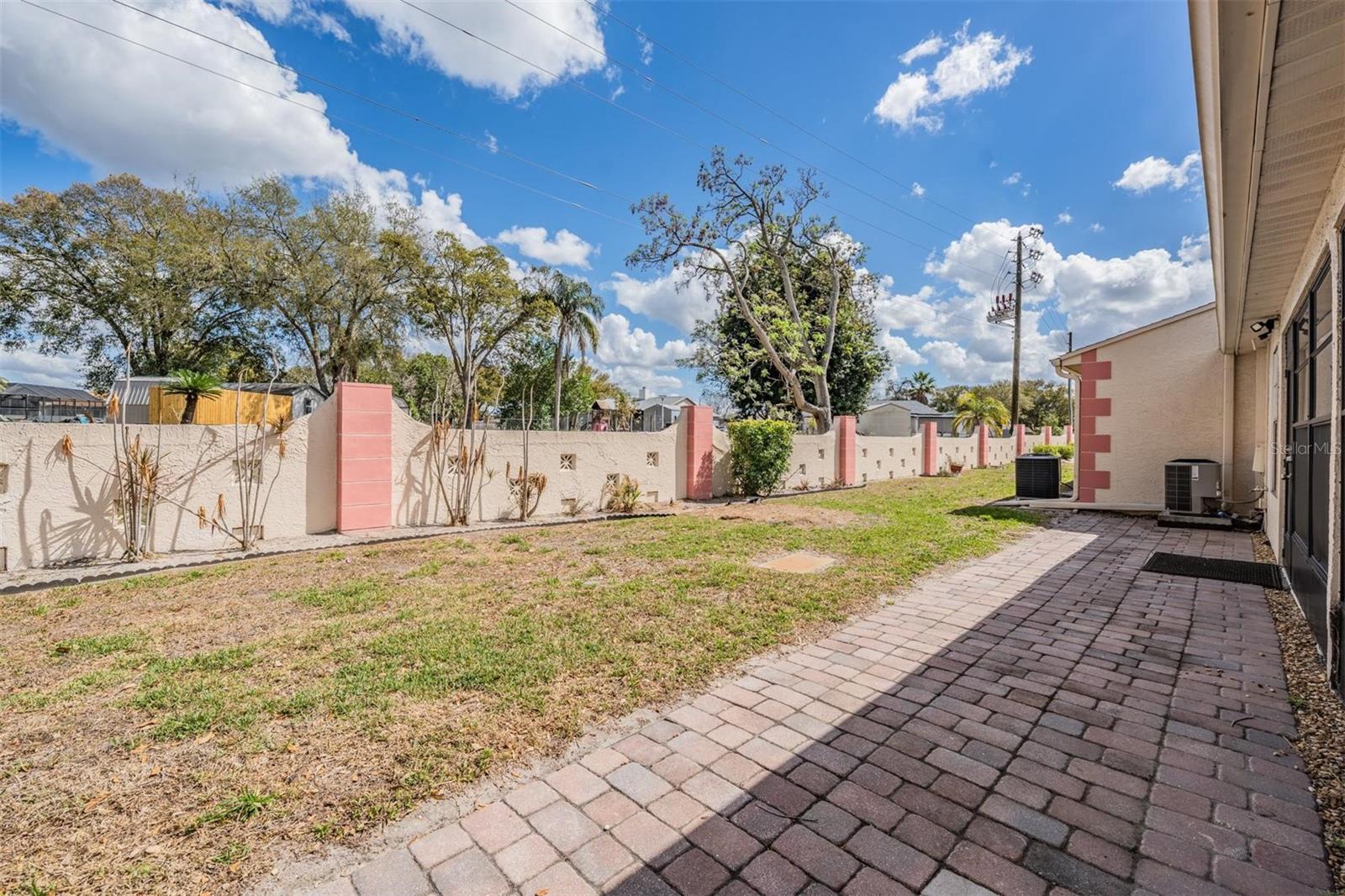 Image 25 of 33 For 11308 Versailles Lane C