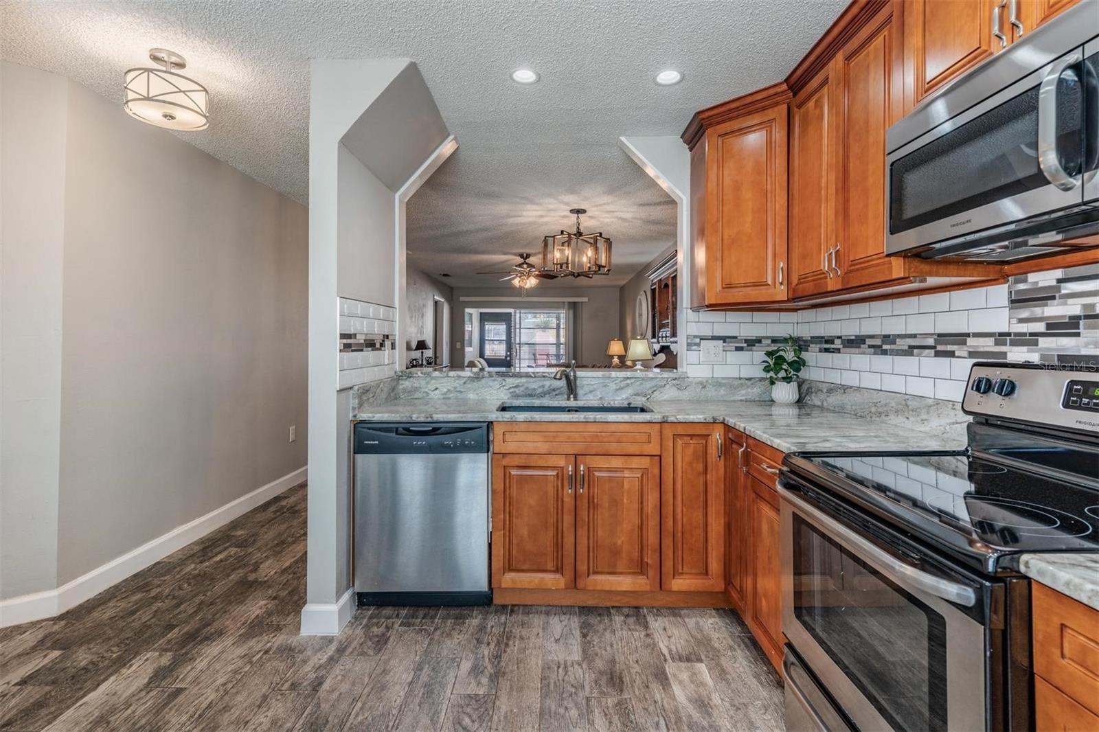 Image 4 of 33 For 11308 Versailles Lane C