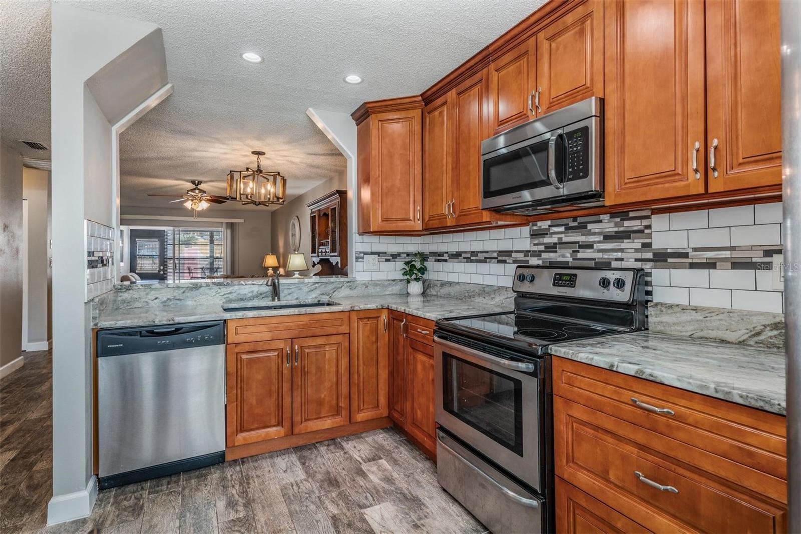 Image 5 of 33 For 11308 Versailles Lane C