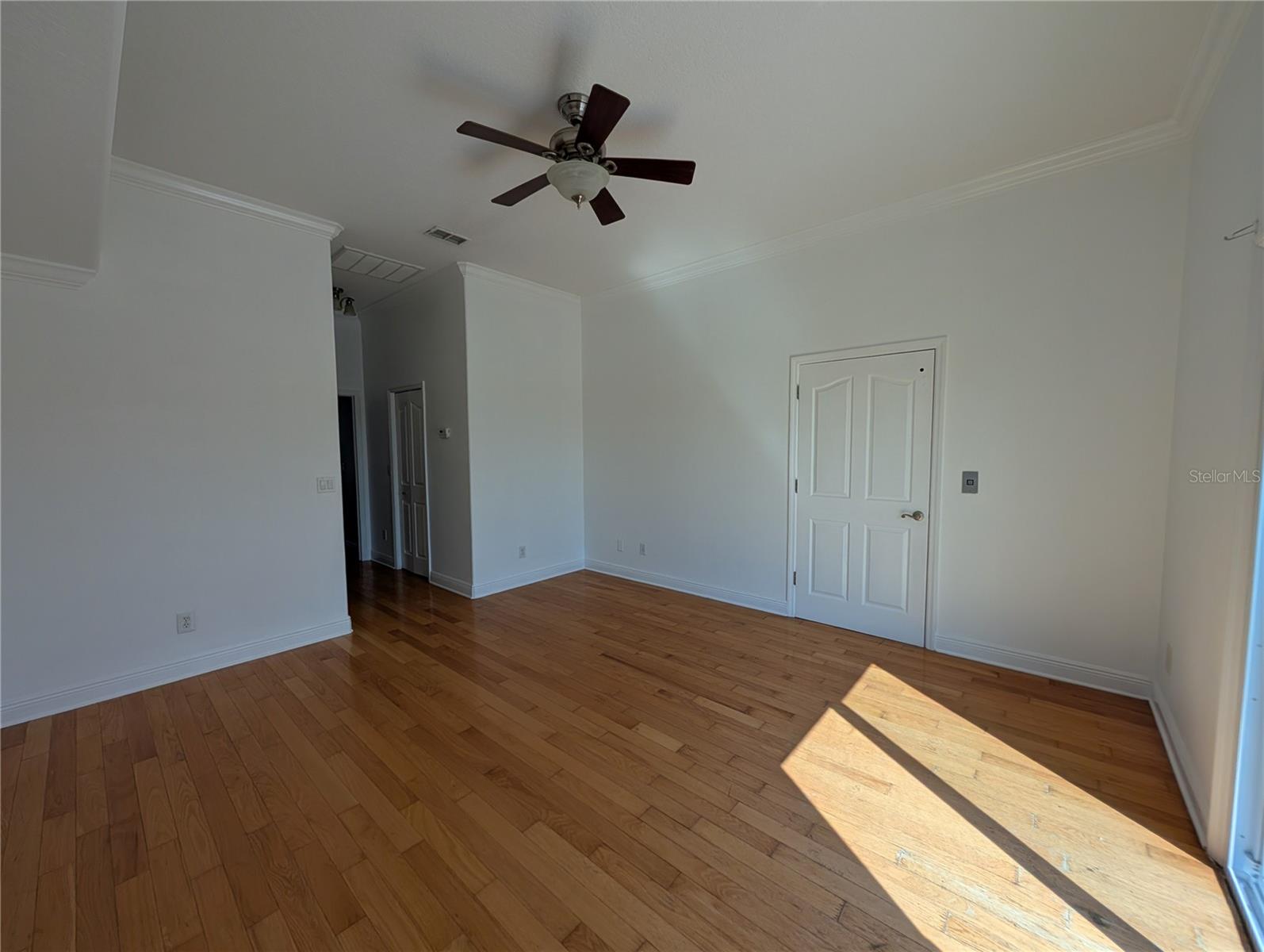 Image 17 of 27 For 7436 Islander Lane