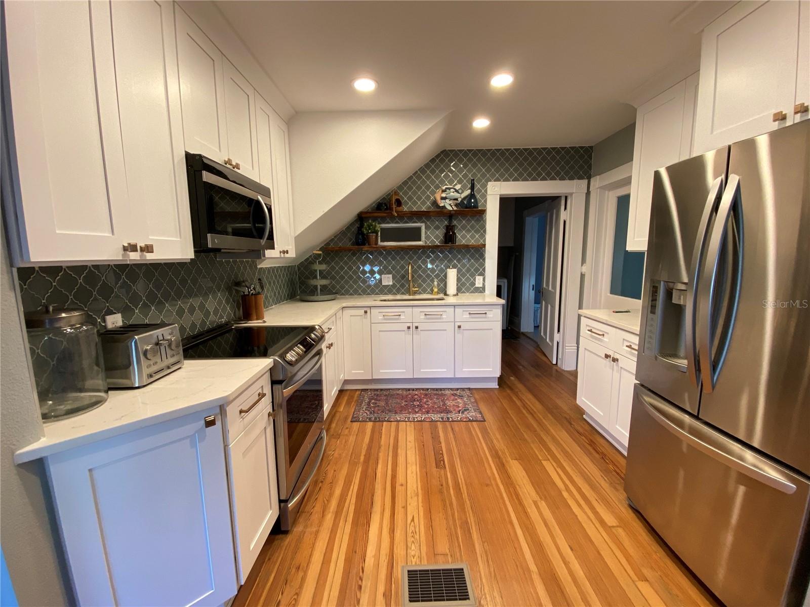 Image 6 of 20 For 133 Pinellas Avenue