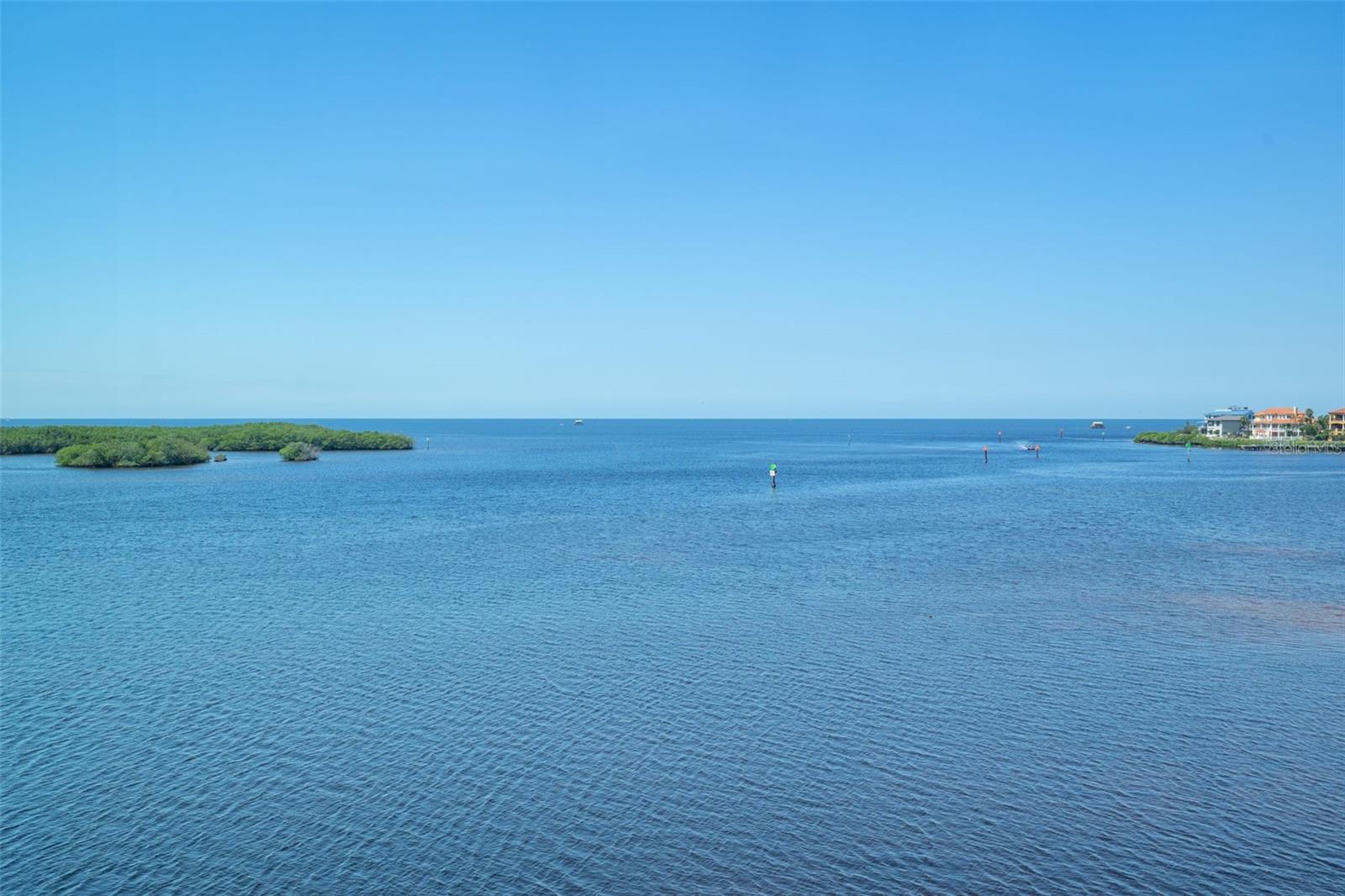 Image 23 of 51 For 8211 Brent Street 832