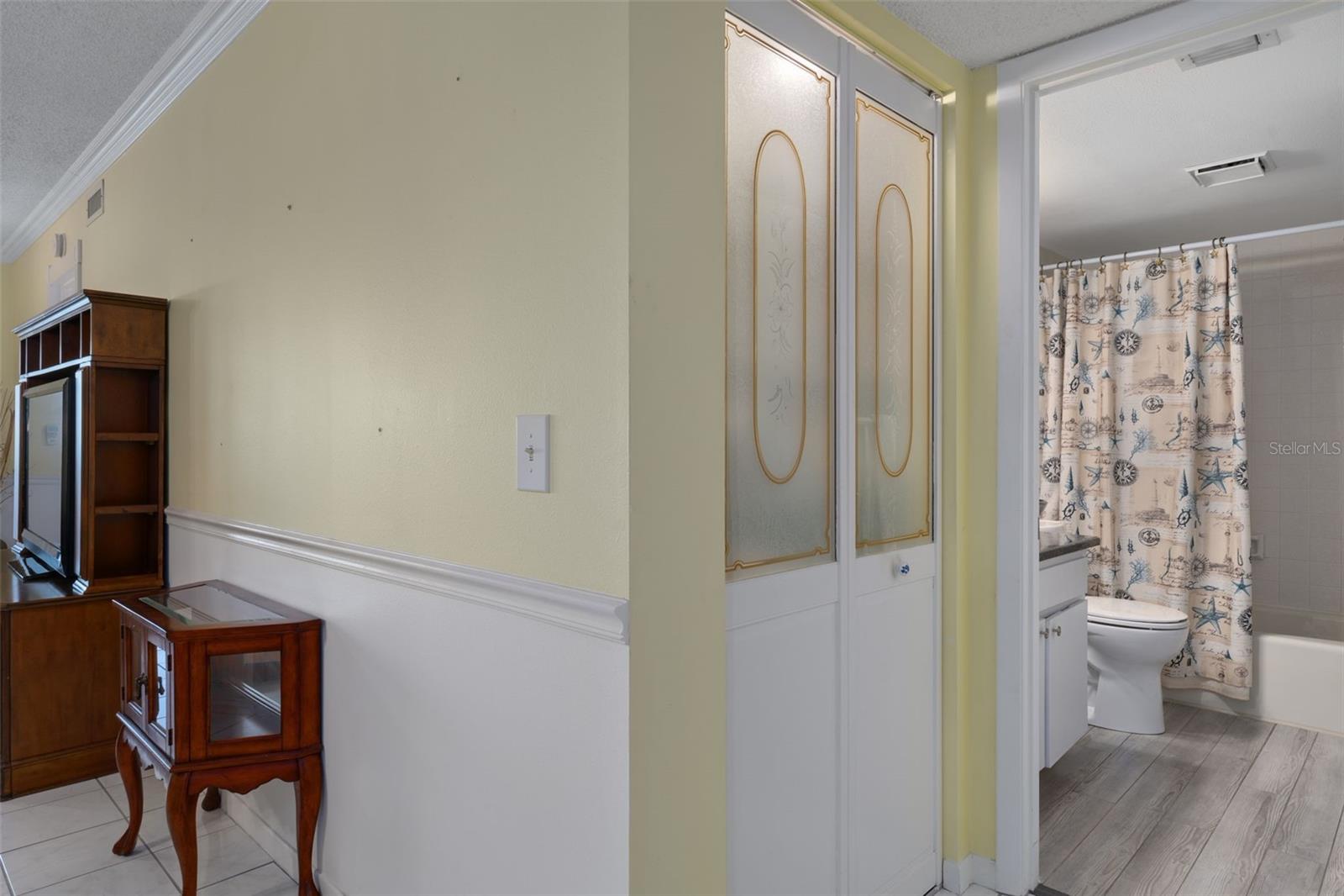 Image 28 of 51 For 8211 Brent Street 832