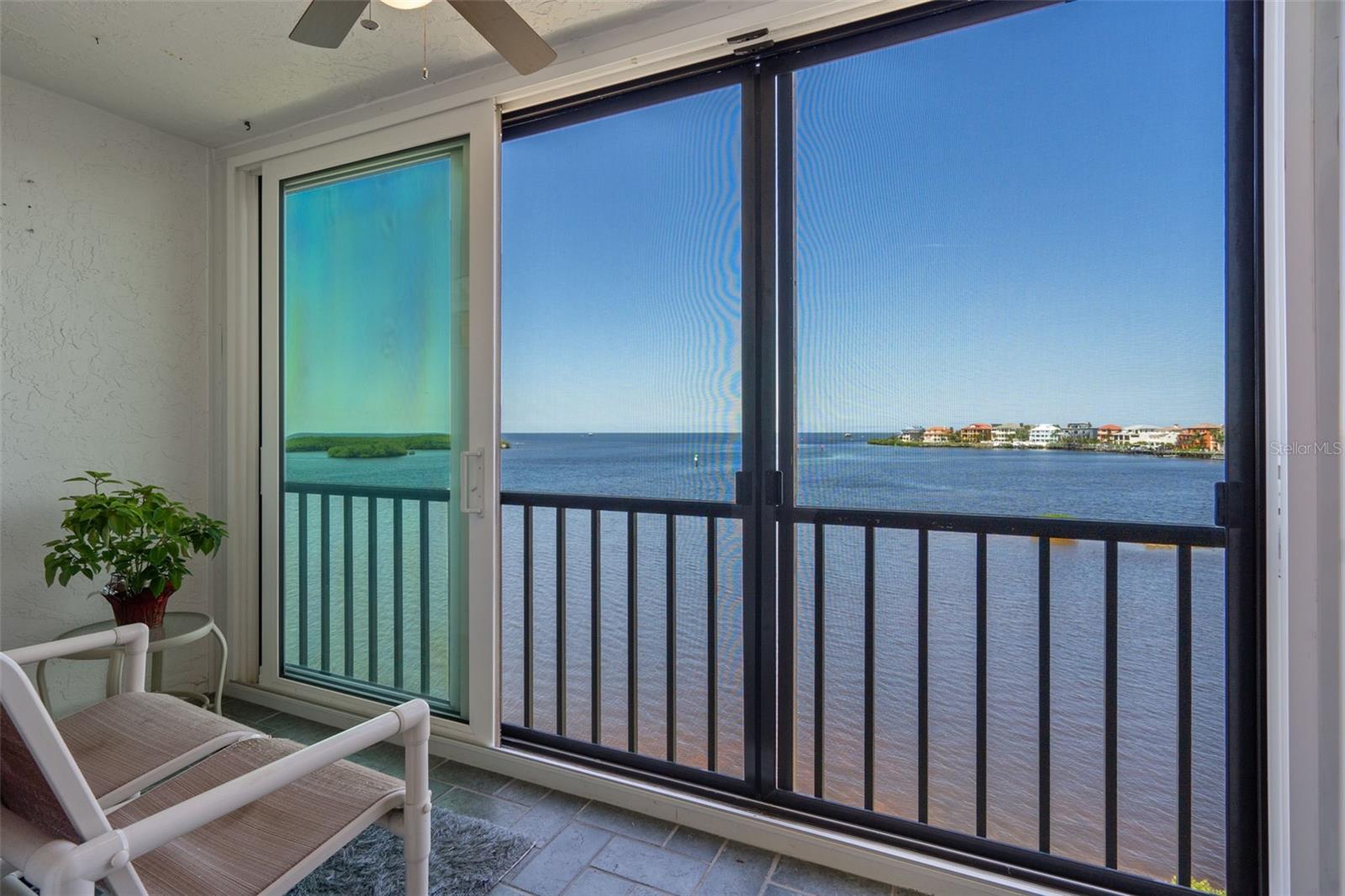 Image 35 of 51 For 8211 Brent Street 832