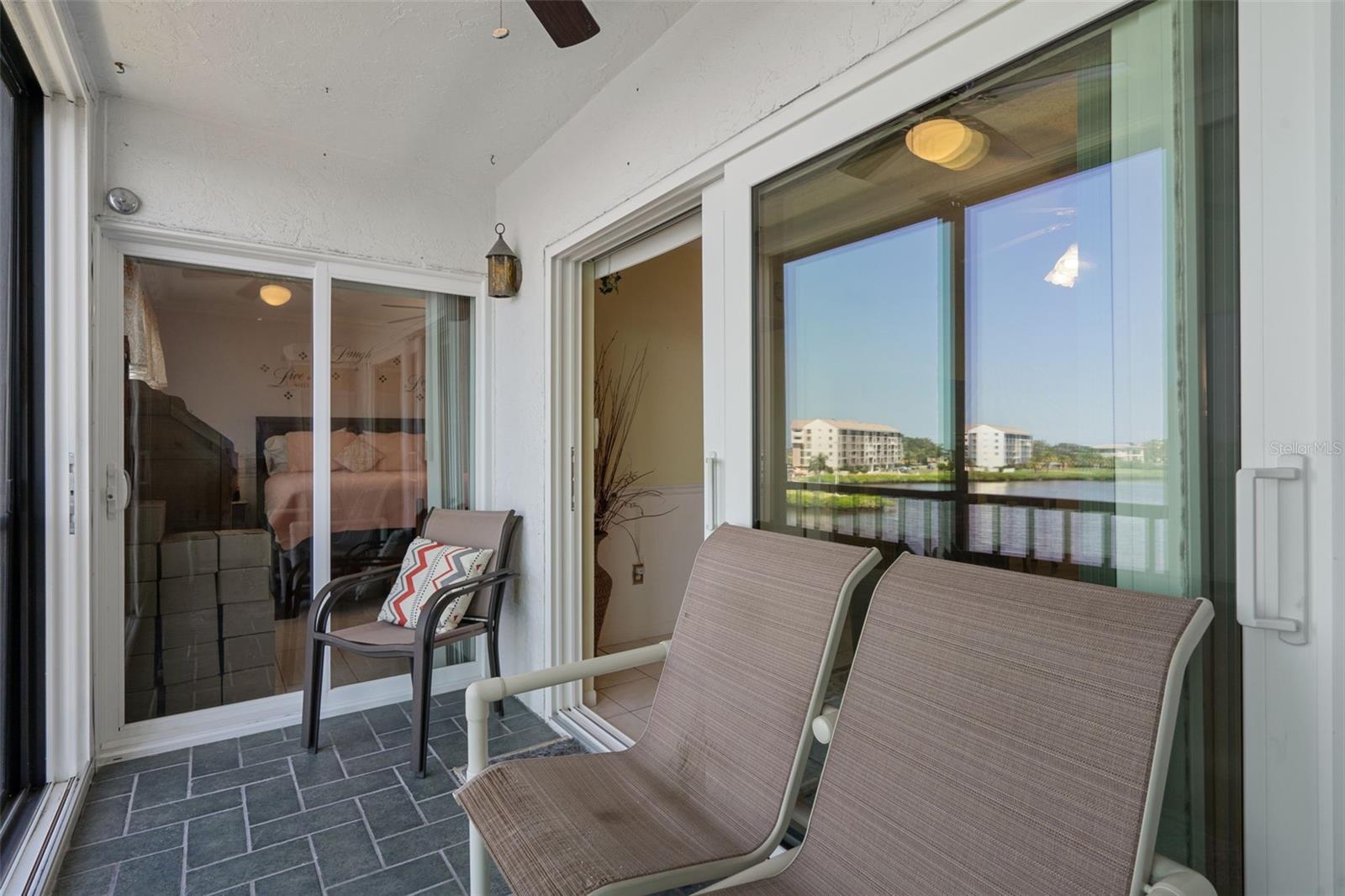 Image 36 of 51 For 8211 Brent Street 832