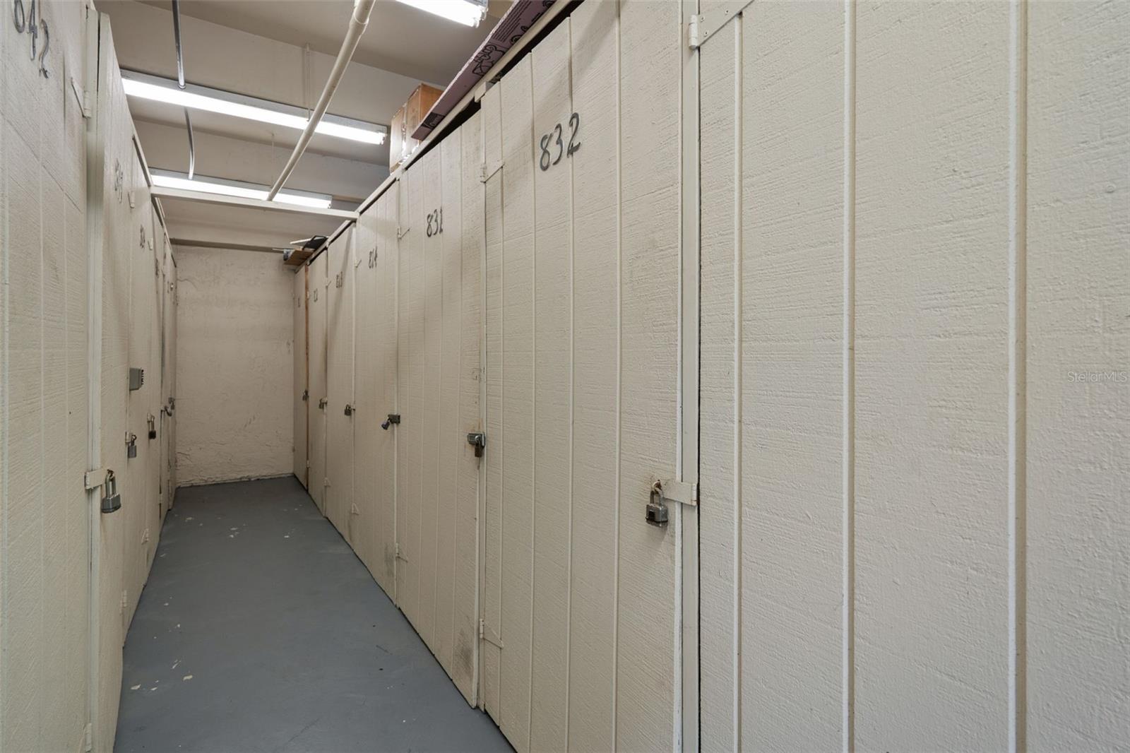 Image 37 of 51 For 8211 Brent Street 832