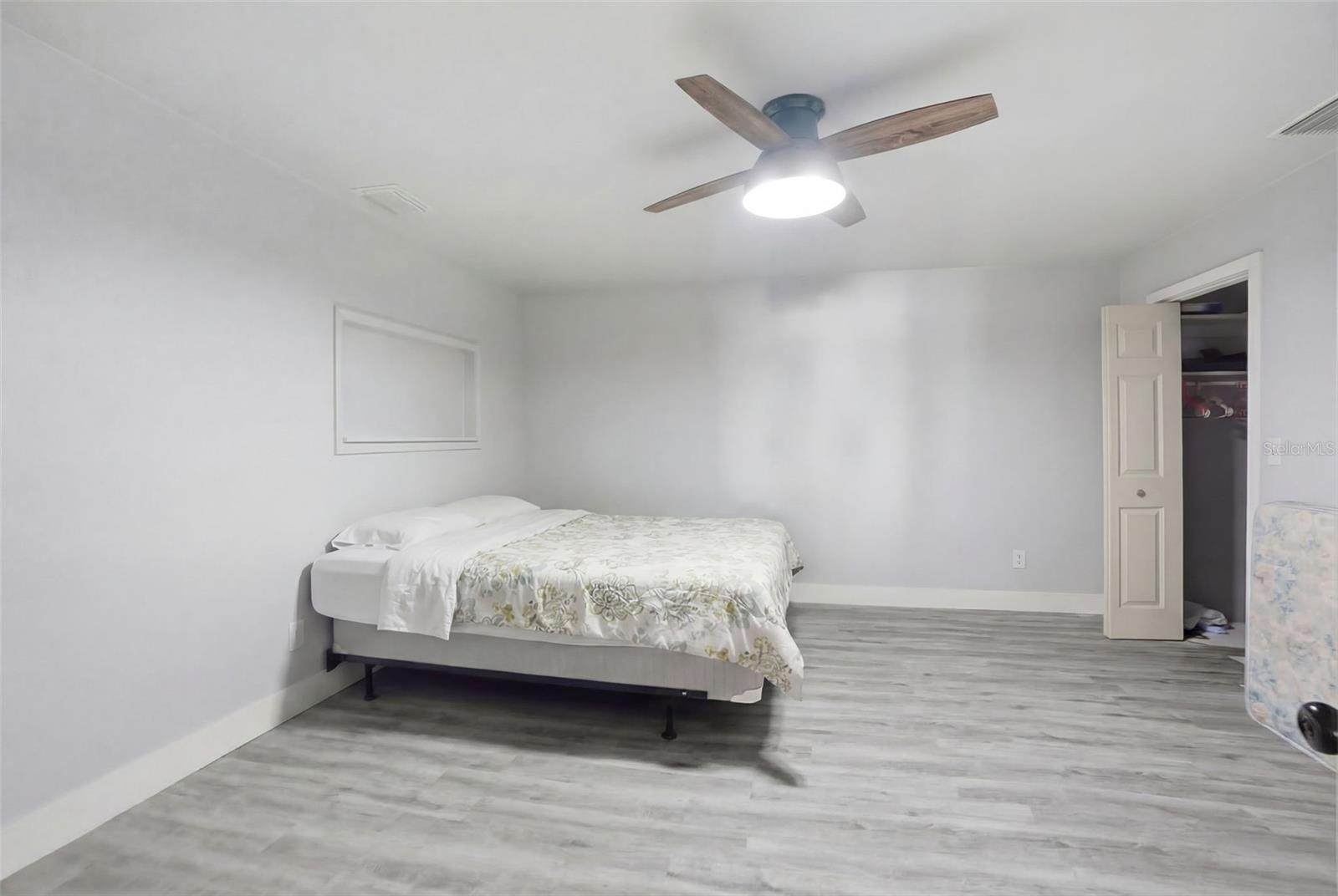 Image 23 of 42 For 13379 Chambord Street