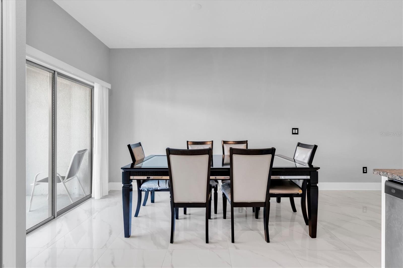 Image 12 of 33 For 8249 Crescent Oaks Drive