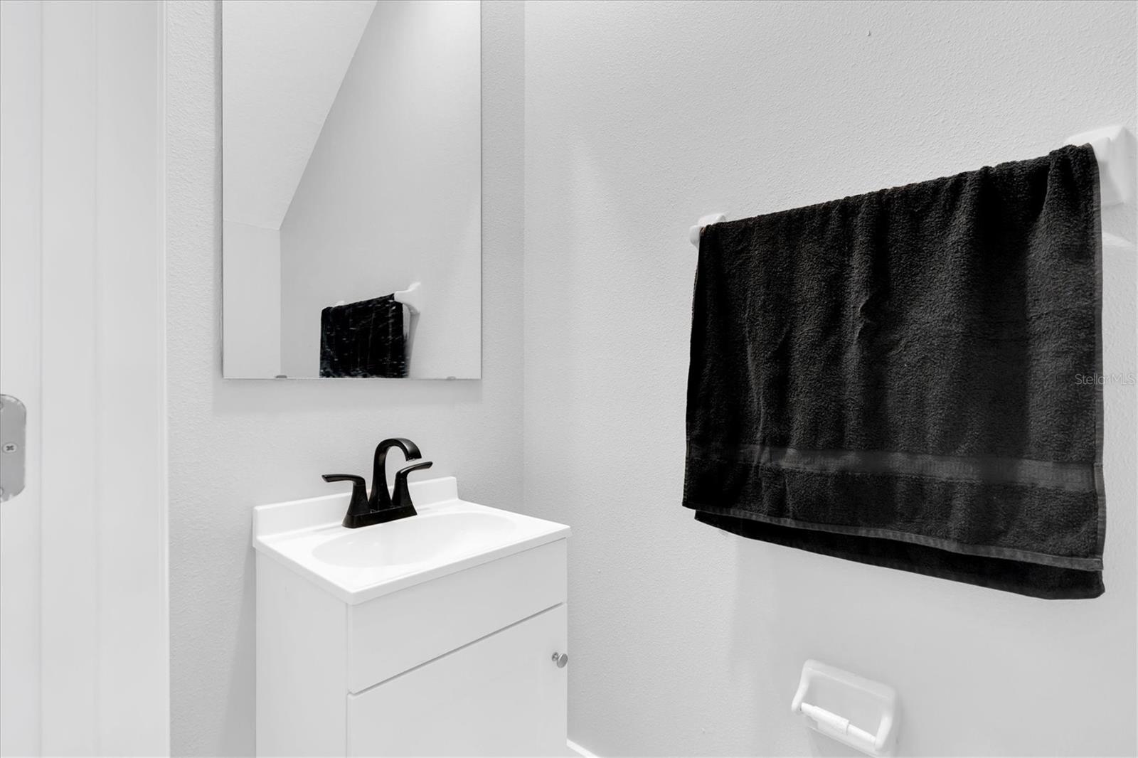 Image 13 of 33 For 8249 Crescent Oaks Drive