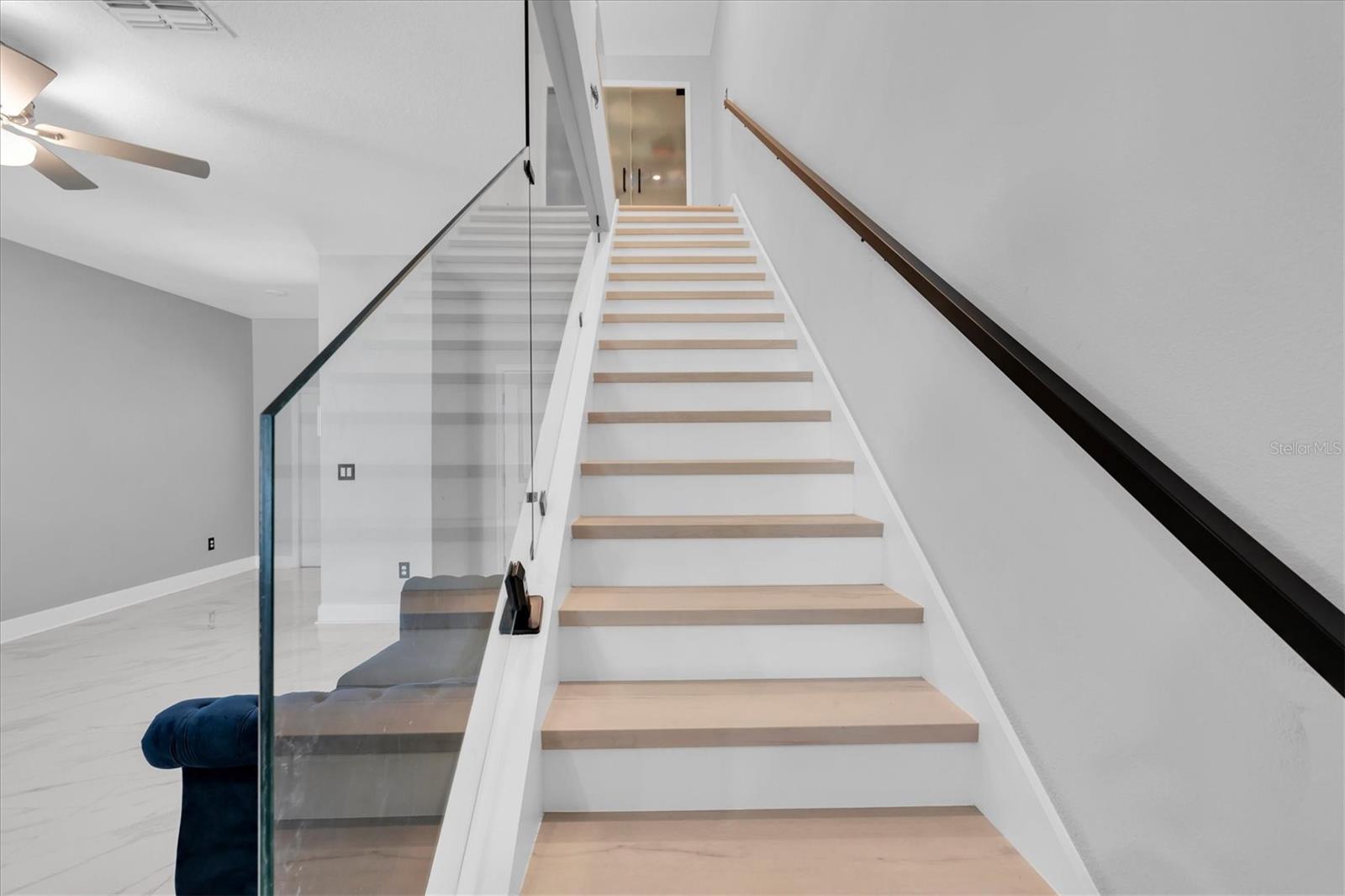 Image 14 of 33 For 8249 Crescent Oaks Drive