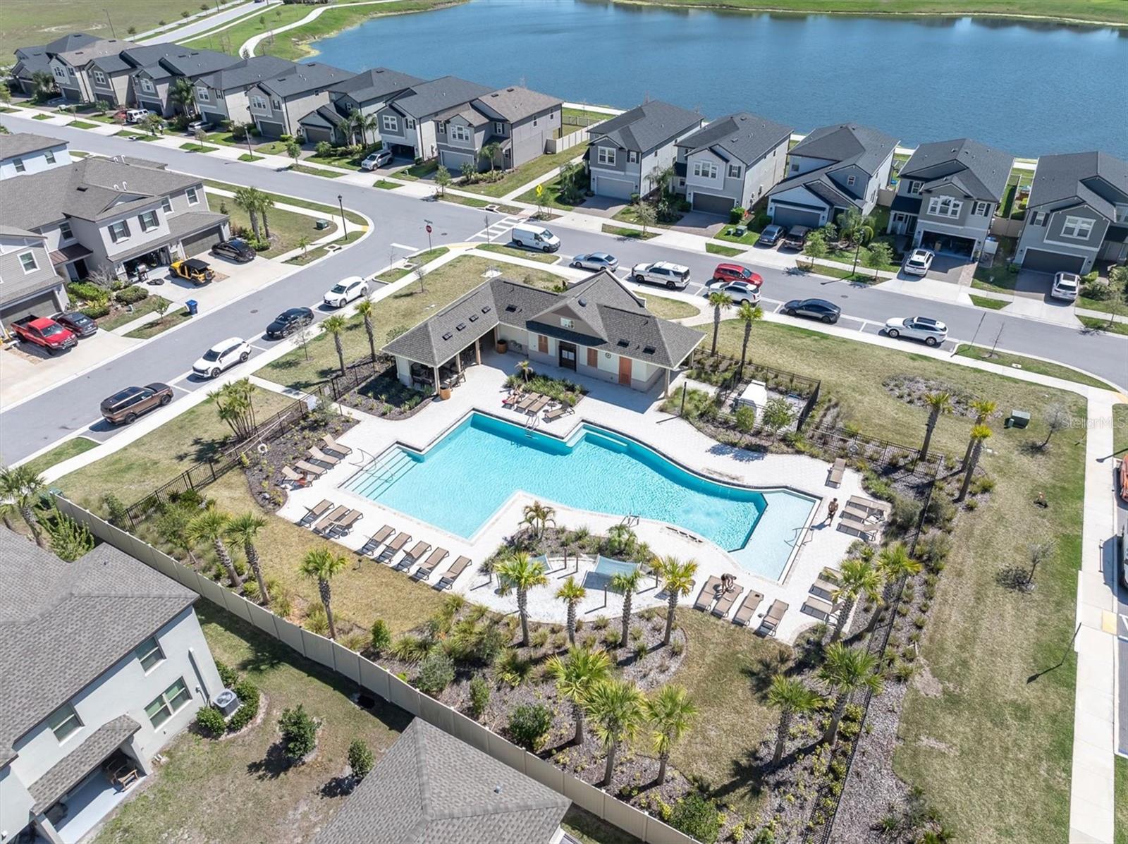 Image 27 of 33 For 8249 Crescent Oaks Drive