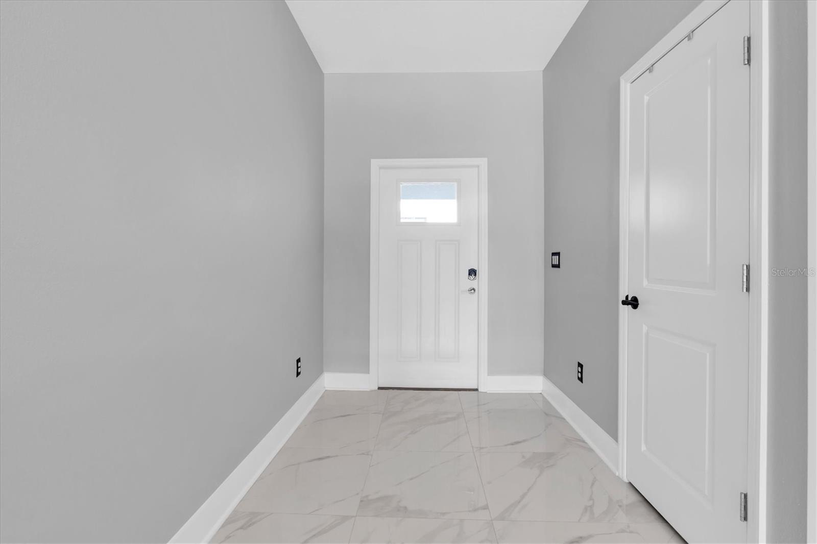 Image 3 of 33 For 8249 Crescent Oaks Drive