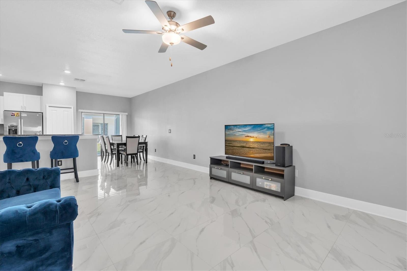 Image 5 of 33 For 8249 Crescent Oaks Drive