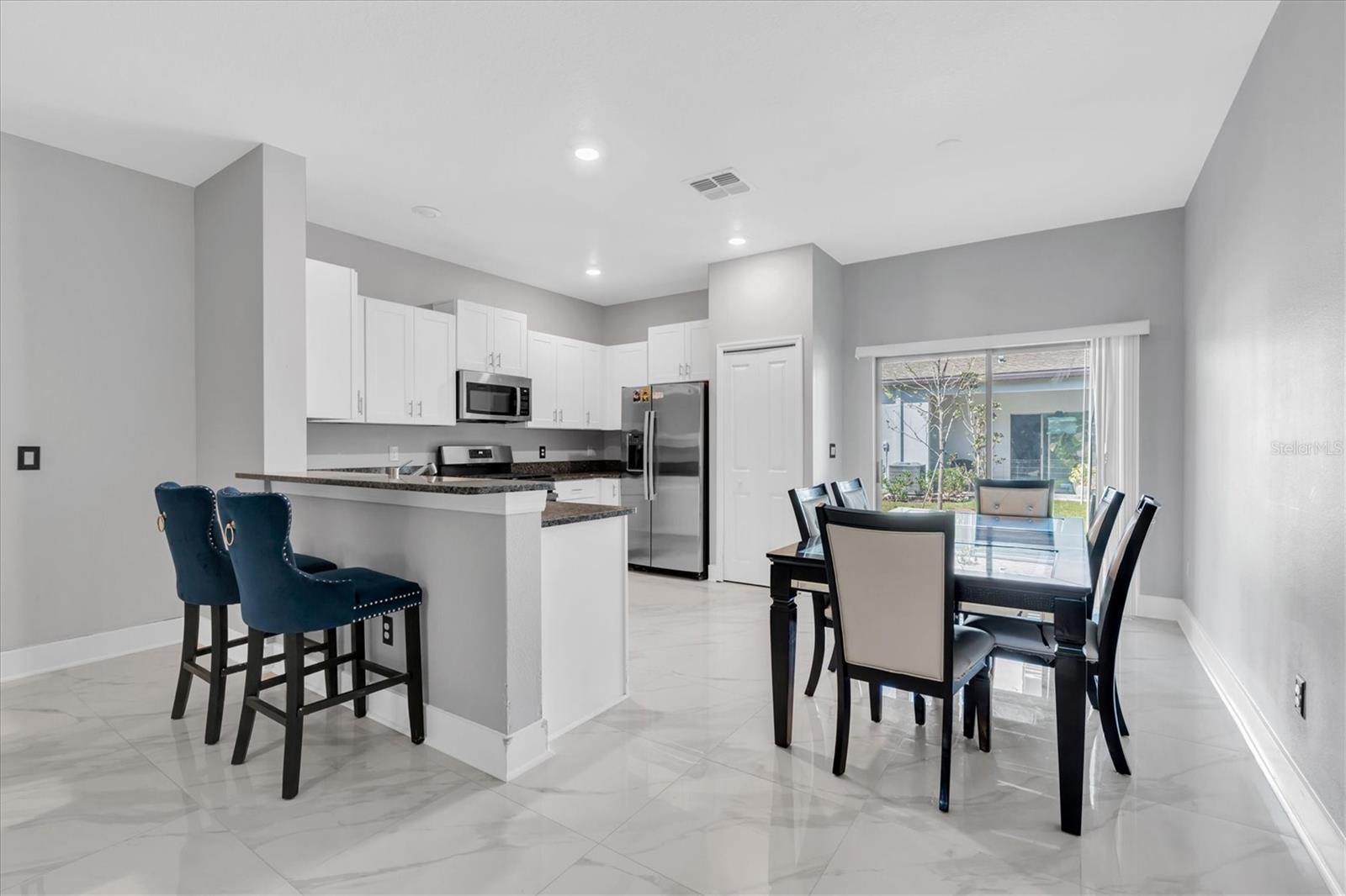 Image 7 of 33 For 8249 Crescent Oaks Drive