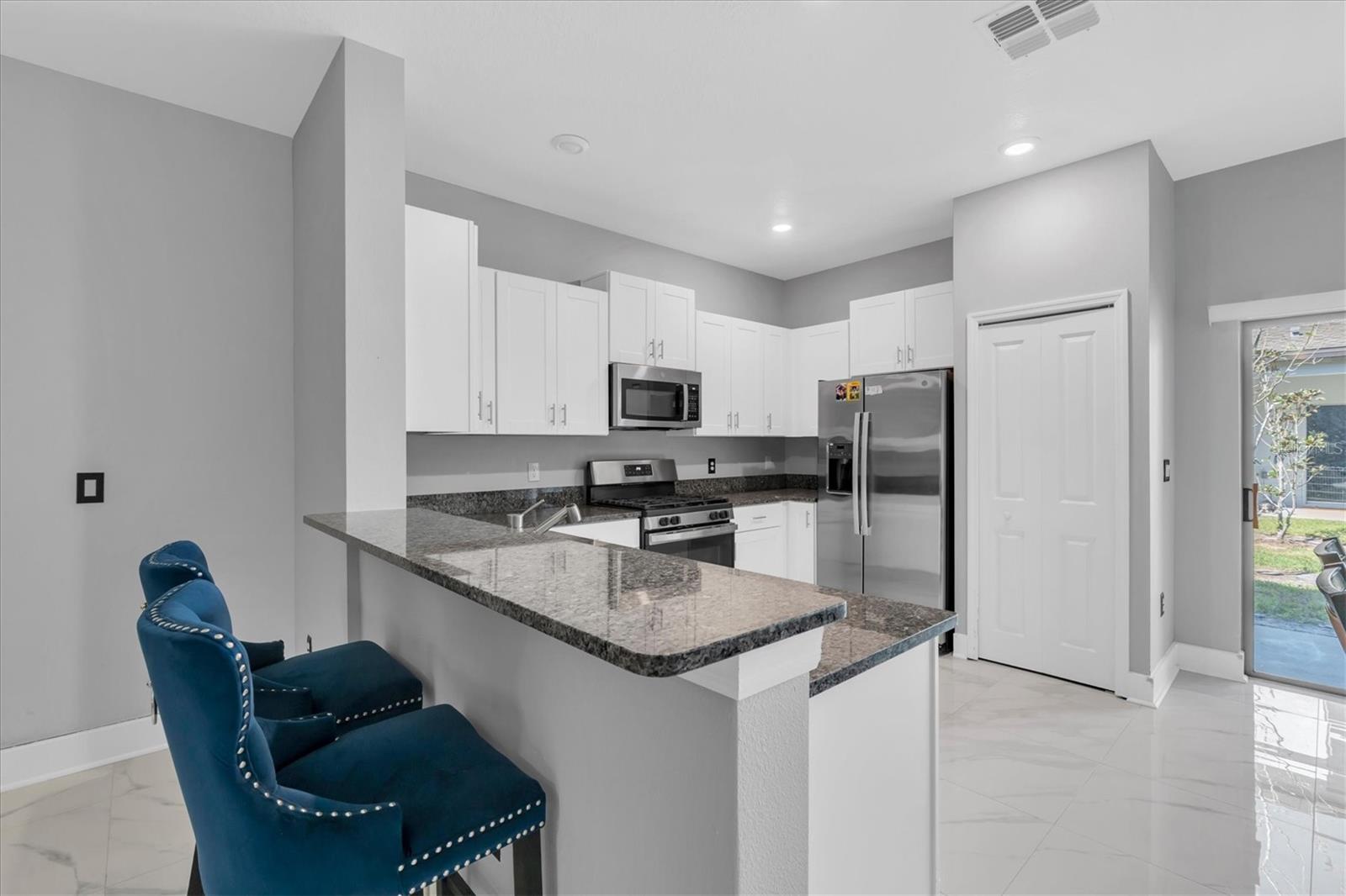 Image 8 of 33 For 8249 Crescent Oaks Drive