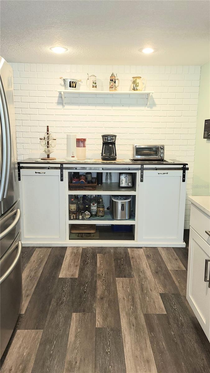 Image 29 of 38 For 8210 Valley Stream Lane