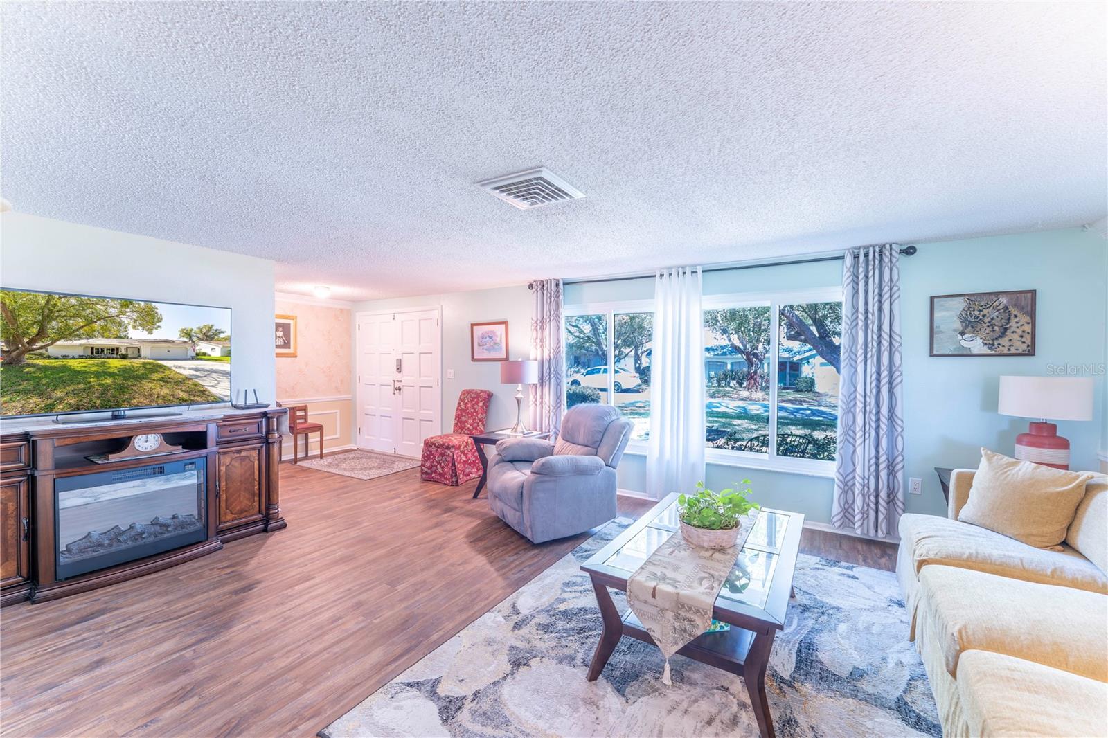 Image 7 of 38 For 8210 Valley Stream Lane