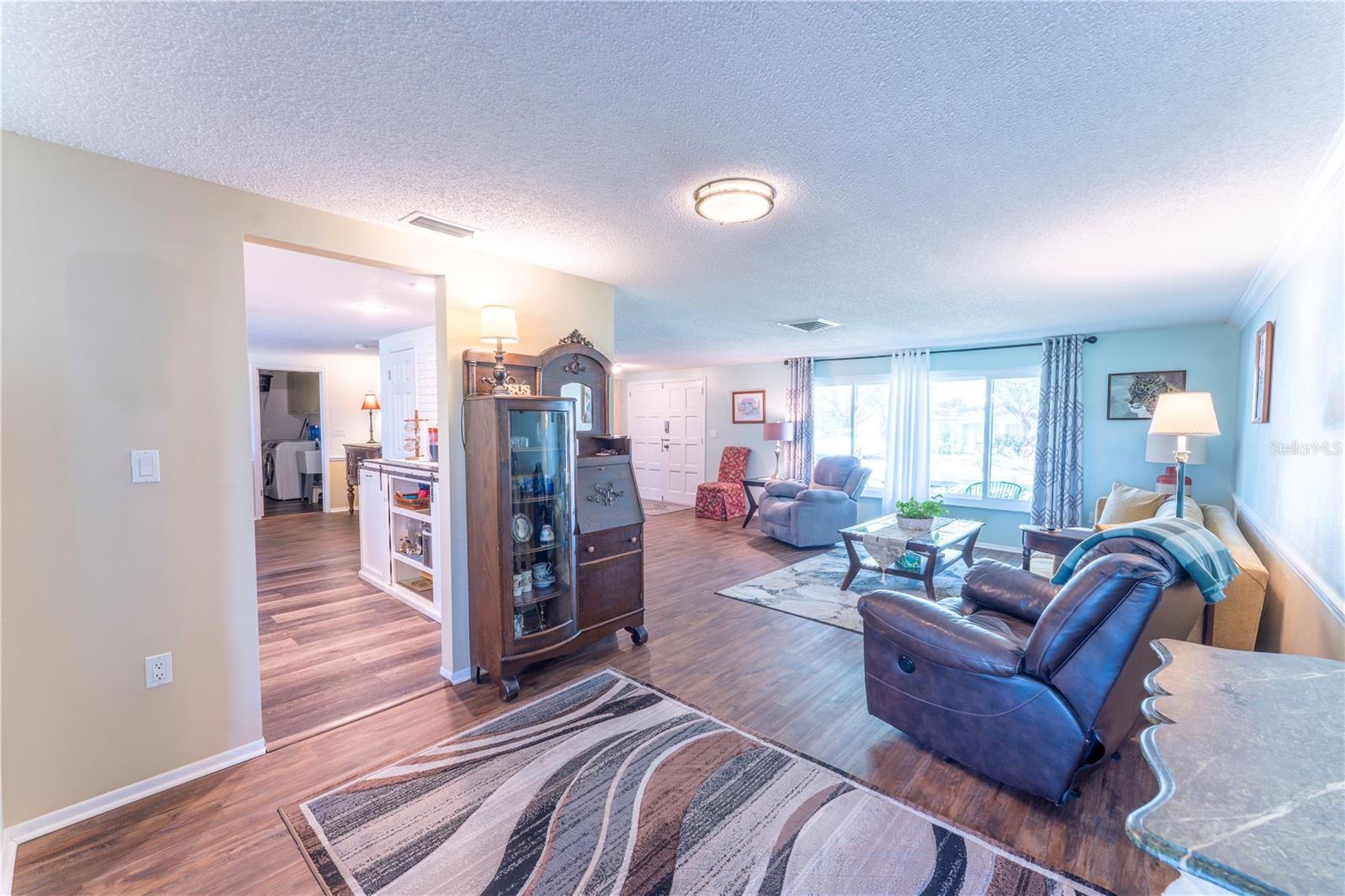 Image 8 of 38 For 8210 Valley Stream Lane