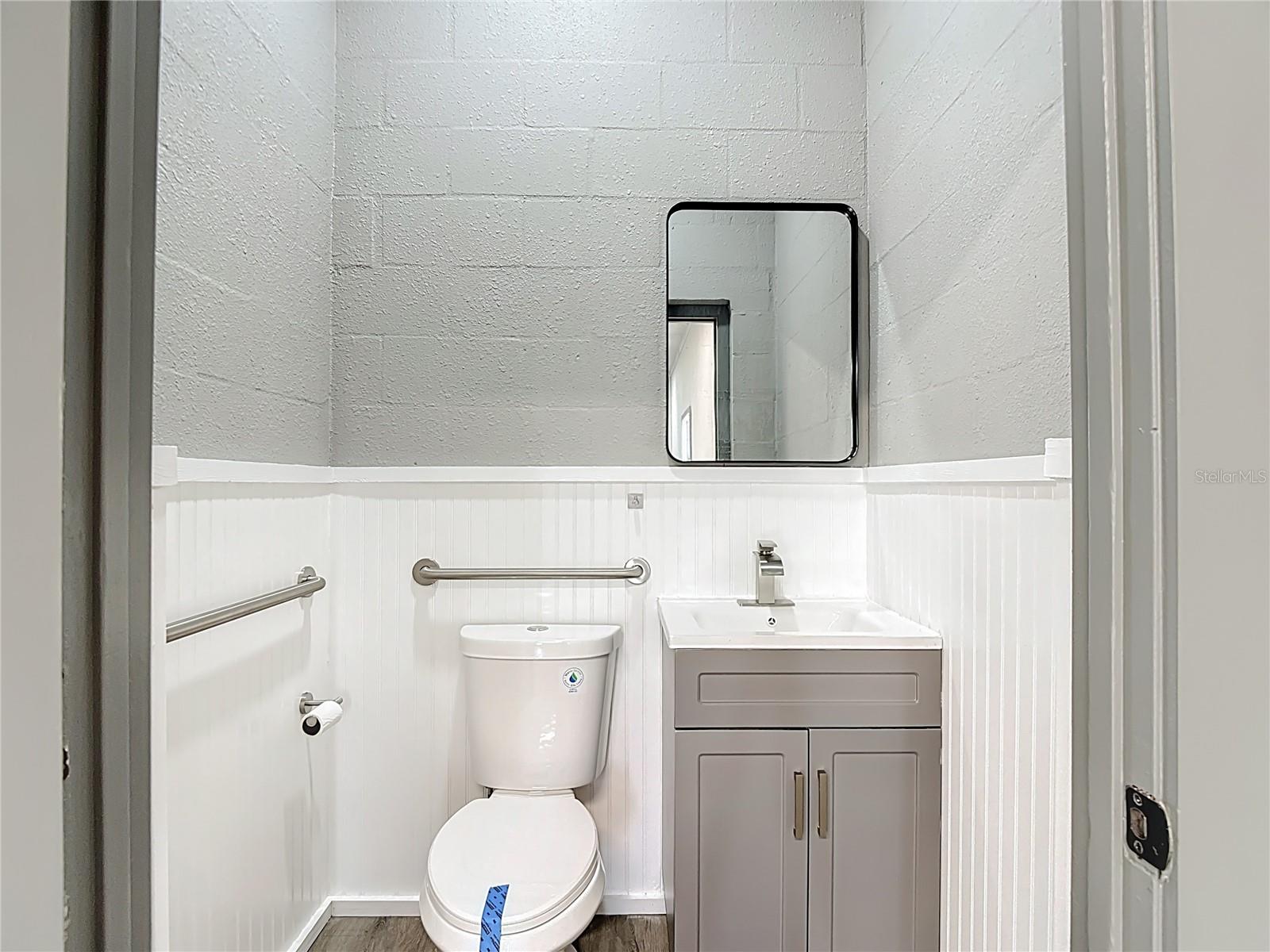 Image 13 of 56 For 8925 New York Avenue