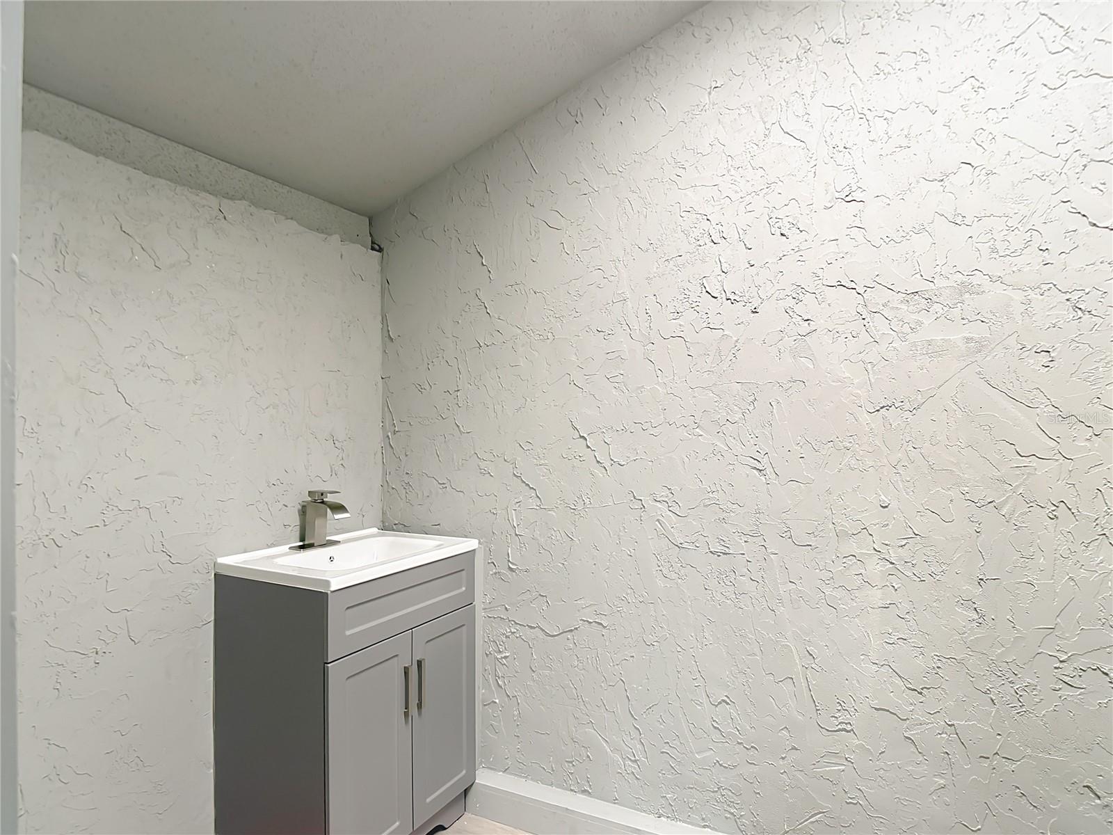 Image 15 of 56 For 8925 New York Avenue