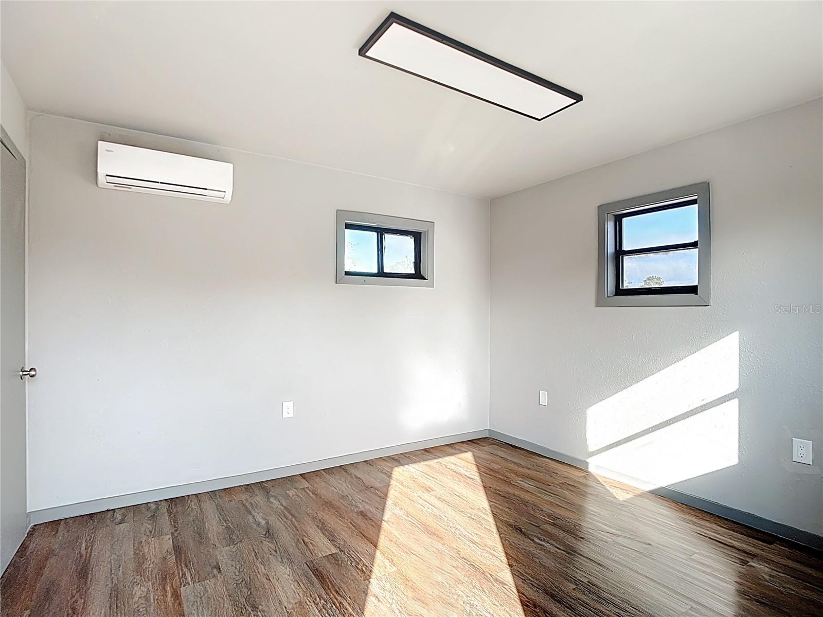 Image 36 of 56 For 8925 New York Avenue