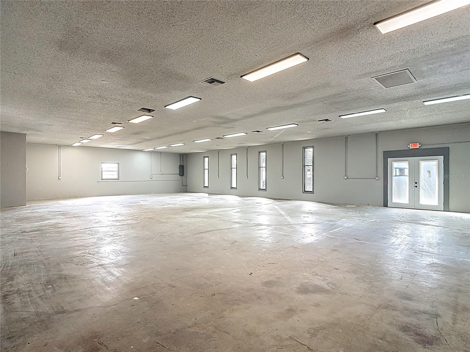 Image 8 of 56 For 8925 New York Avenue