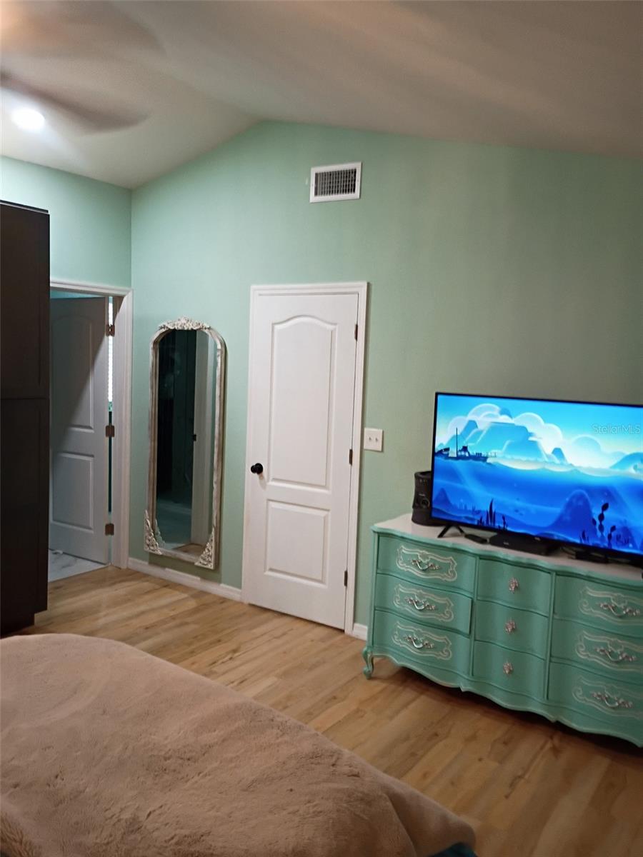 Image 10 of 24 For 4309 Pallas Avenue